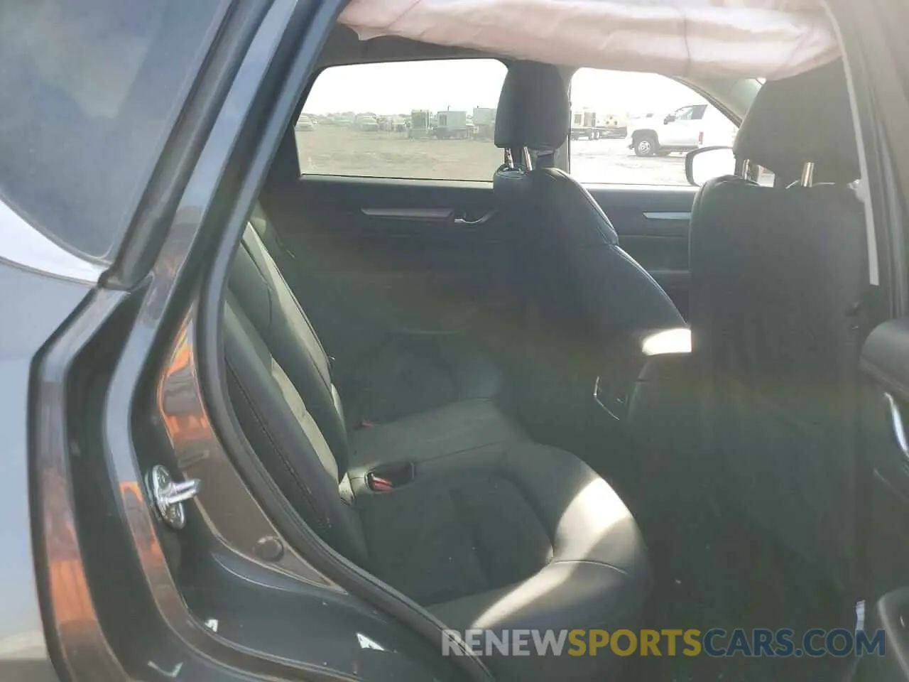 11 fotografías del automóvil dañado JM3KFBBM7P0260674 MAZDA CX-5 SELEC 2023