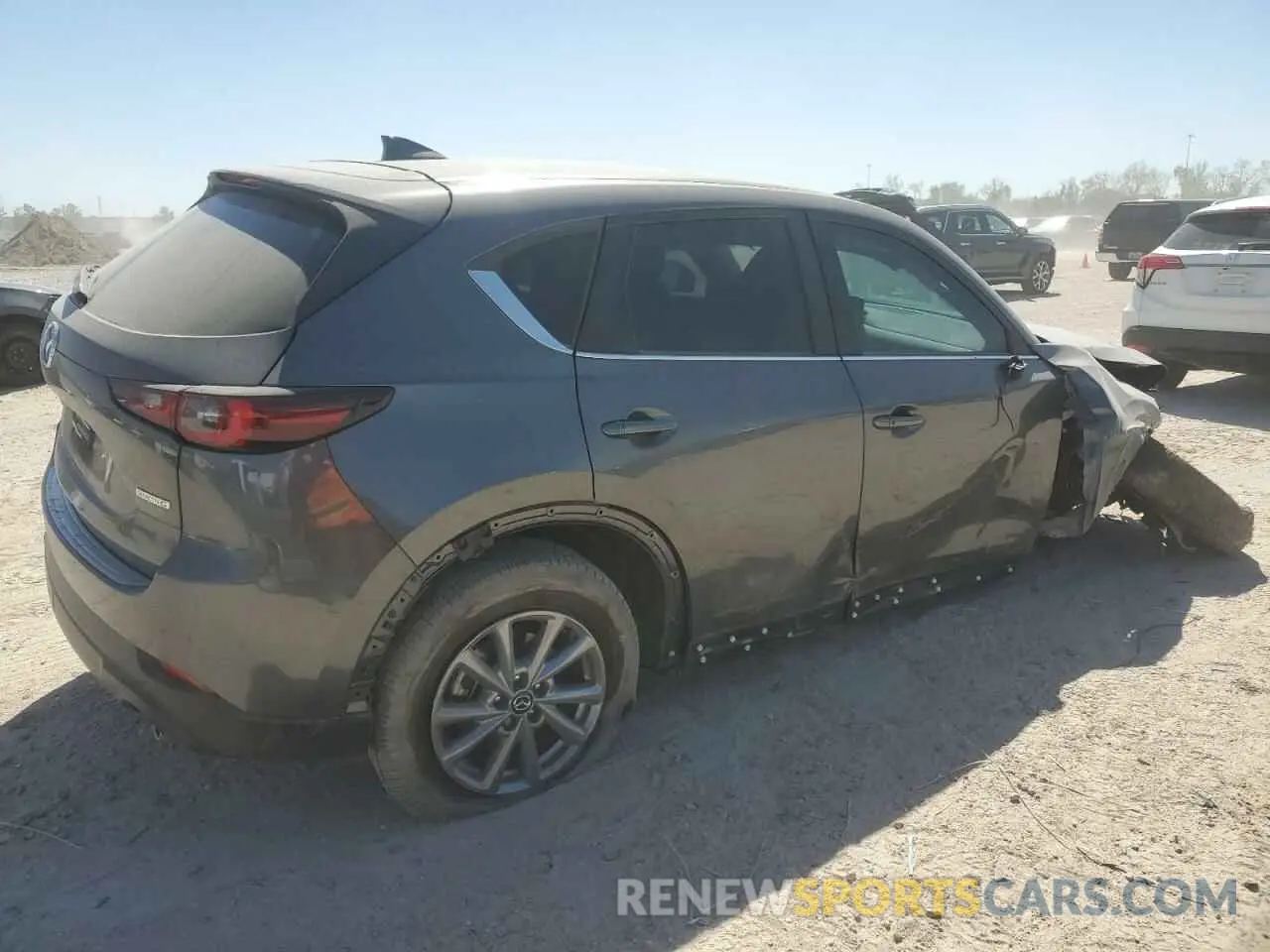 3 fotografías del automóvil dañado JM3KFBBM9P0106788 MAZDA CX-5 SELEC 2023