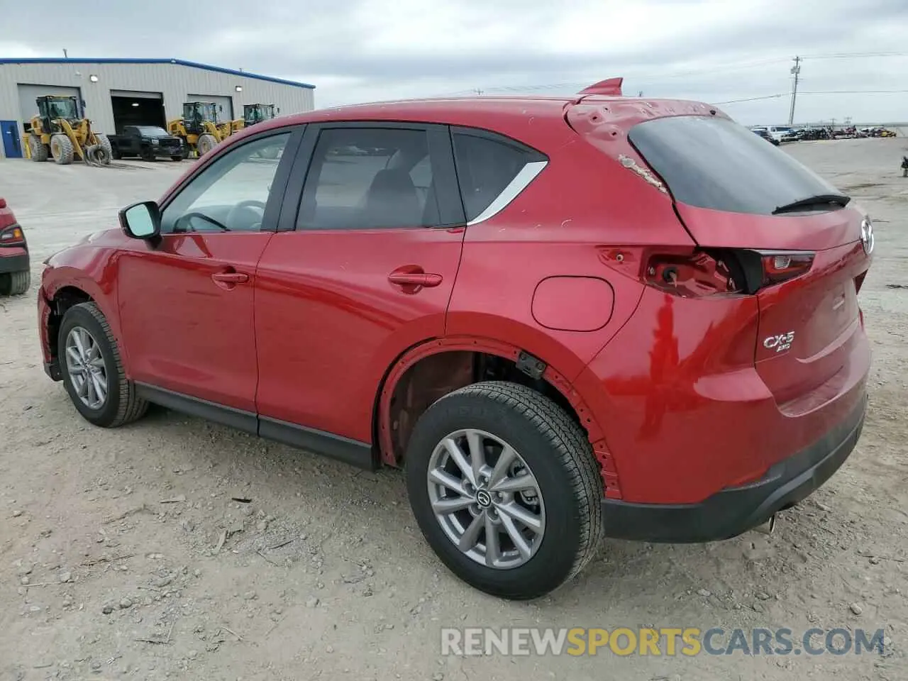 2 fotografías del automóvil dañado JM3KFBBM9P0149169 MAZDA CX-5 SELEC 2023