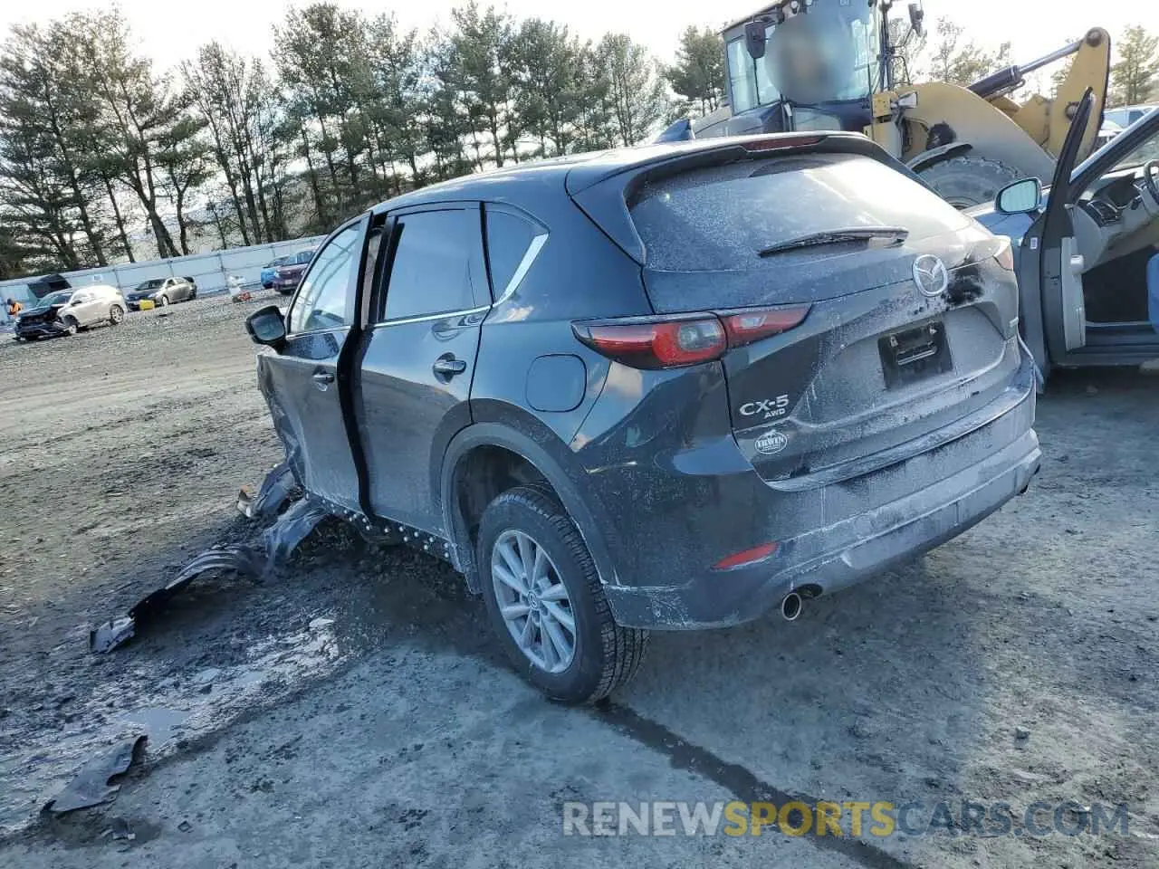 2 fotografías del automóvil dañado JM3KFBBM9P0248543 MAZDA CX-5 SELEC 2023