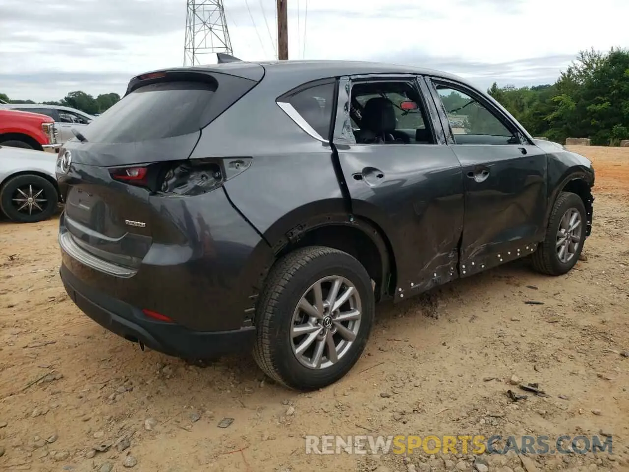 3 fotografías del automóvil dañado JM3KFBBMXP0209427 MAZDA CX-5 SELEC 2023