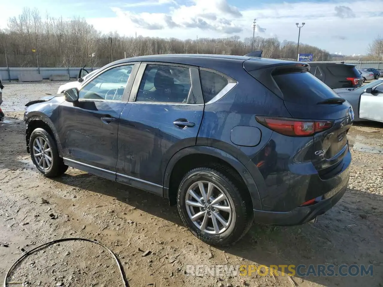 2 fotografías del automóvil dañado JM3KFBBL0R0451797 MAZDA CX-5 SELEC 2024