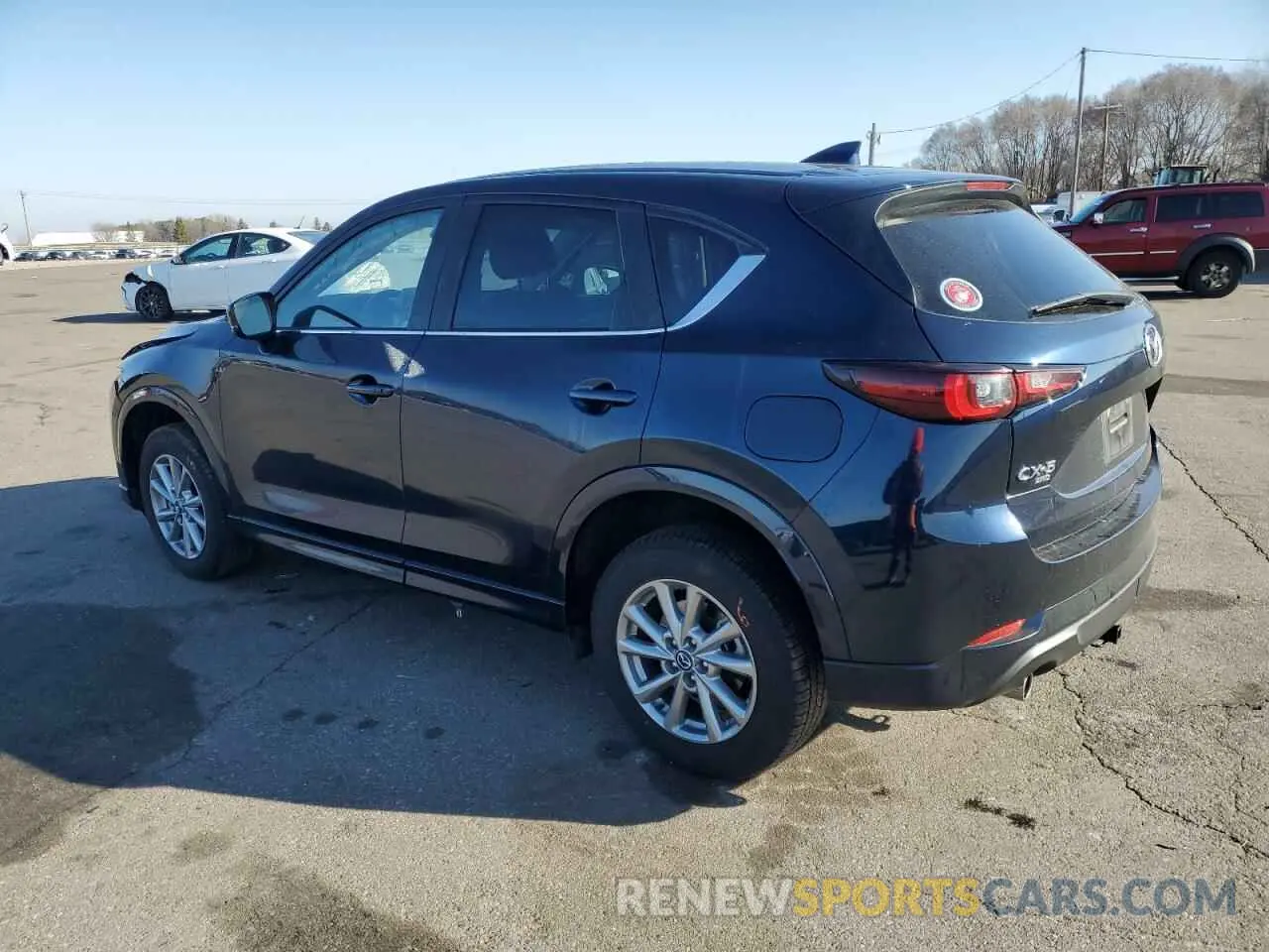 2 fotografías del automóvil dañado JM3KFBBL1R0408389 MAZDA CX-5 SELEC 2024
