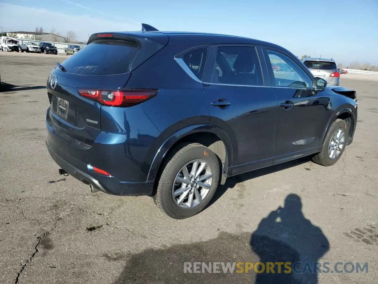 3 fotografías del automóvil dañado JM3KFBBL1R0408389 MAZDA CX-5 SELEC 2024