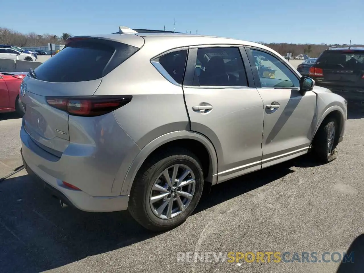 3 fotografías del automóvil dañado JM3KFBBL2R0500353 MAZDA CX-5 SELEC 2024