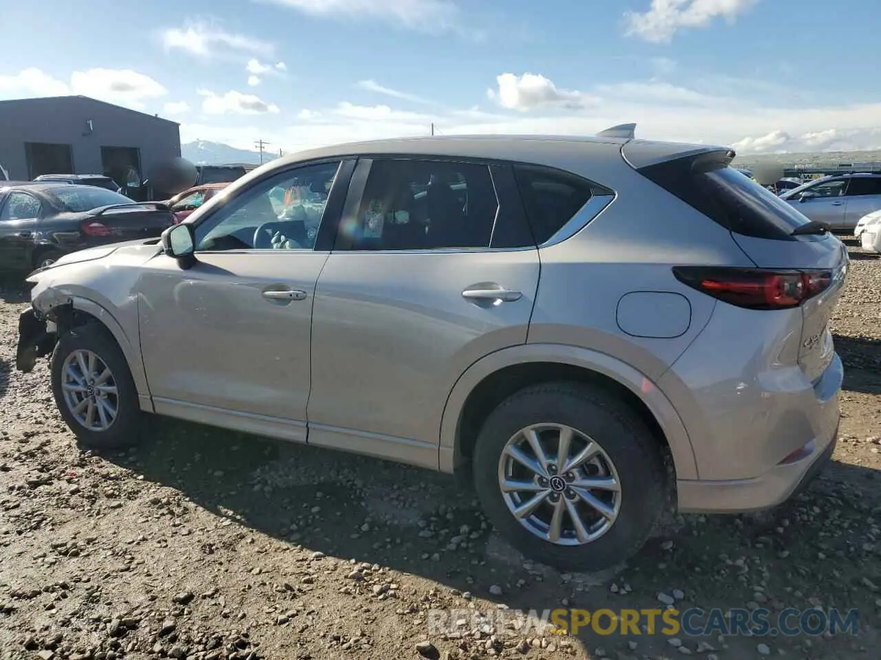 2 fotografías del automóvil dañado JM3KFBBL3R0448697 MAZDA CX-5 SELEC 2024