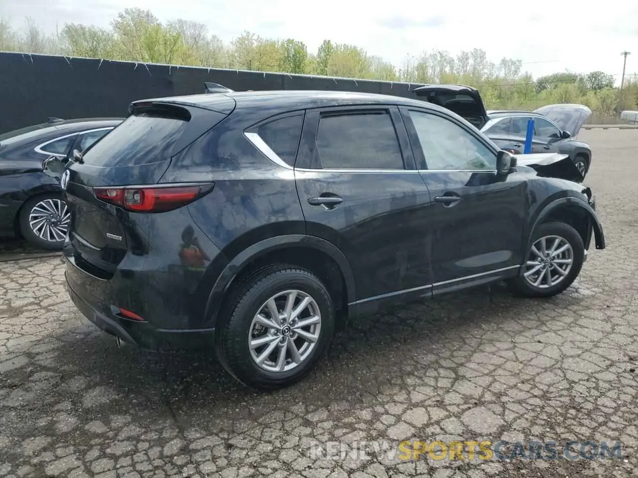 3 fotografías del automóvil dañado JM3KFBBL5R0438530 MAZDA CX-5 SELEC 2024