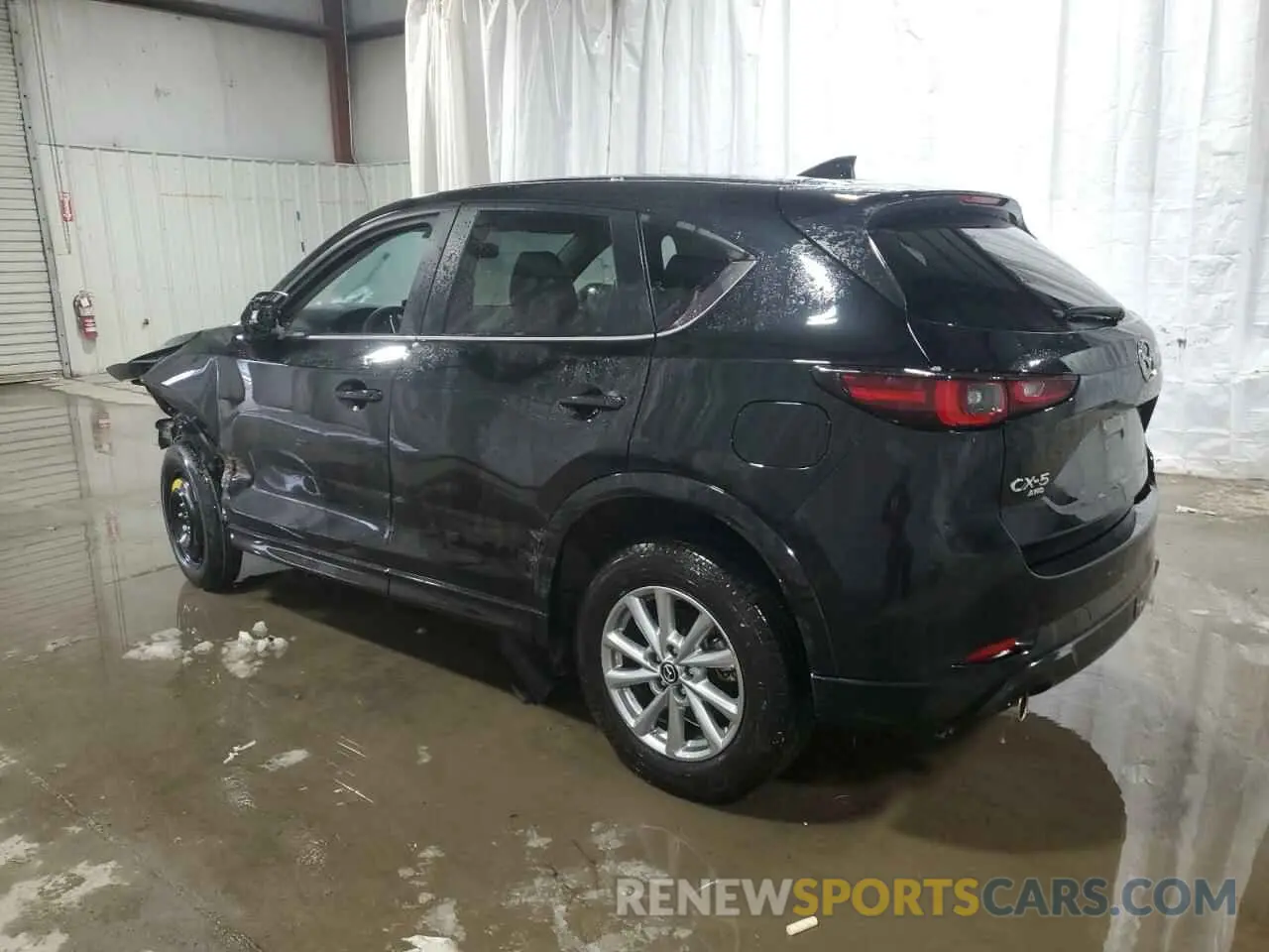 2 fotografías del automóvil dañado JM3KFBBL5R0442044 MAZDA CX-5 SELEC 2024