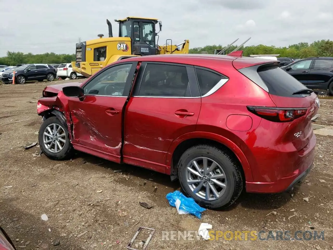2 fotografías del automóvil dañado JM3KFBBL7R0412012 MAZDA CX-5 SELEC 2024