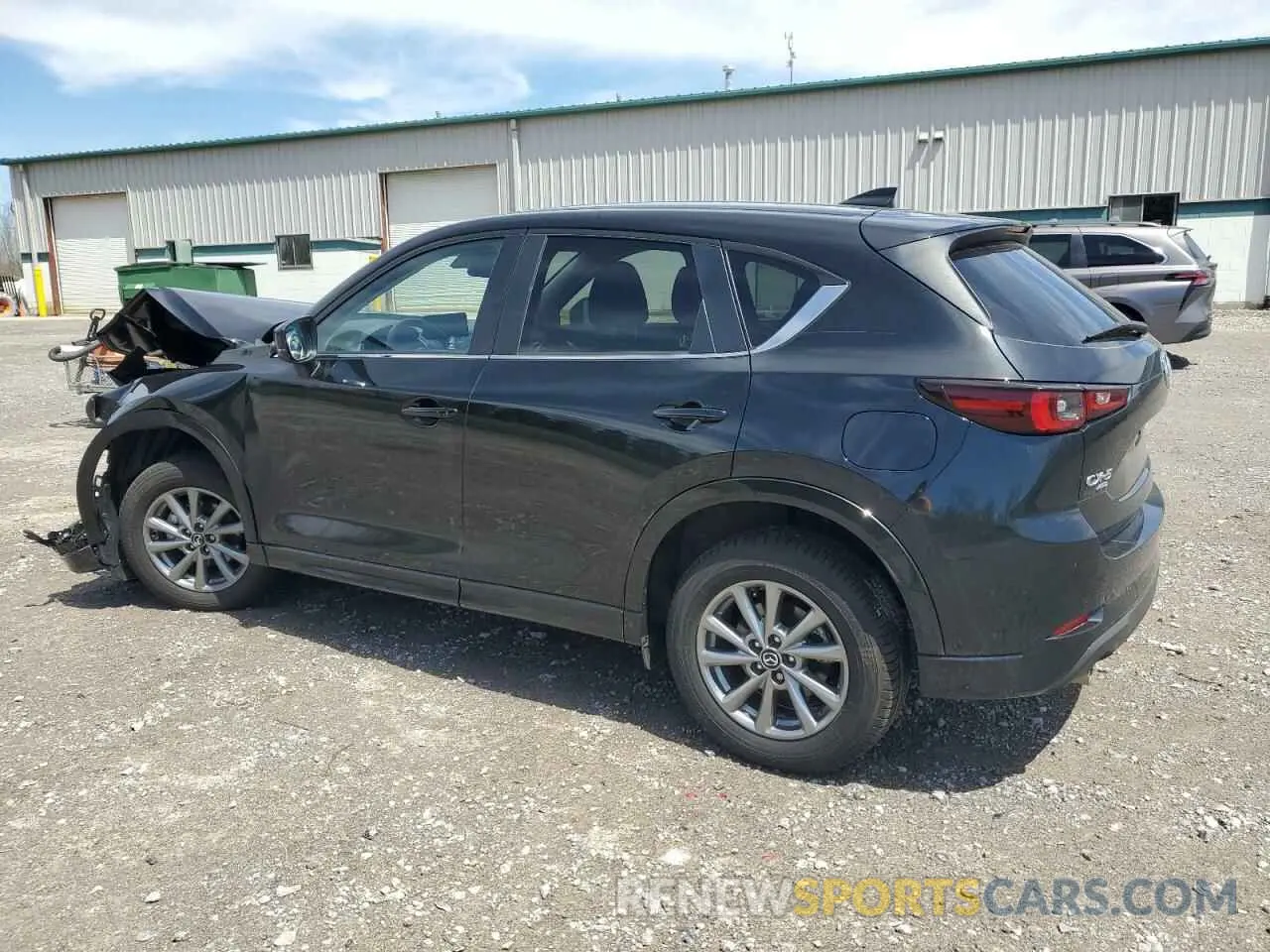 2 fotografías del automóvil dañado JM3KFBBL7R0515186 MAZDA CX-5 SELEC 2024