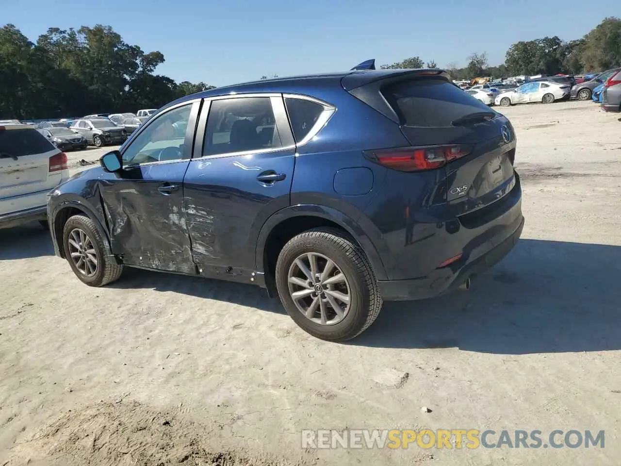 2 fotografías del automóvil dañado JM3KFBBL8R0487544 MAZDA CX-5 SELEC 2024