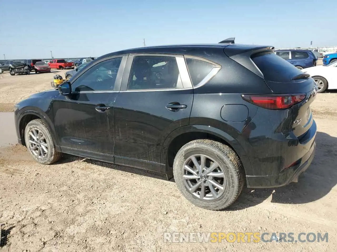 2 fotografías del automóvil dañado JM3KFBBL9R0416532 MAZDA CX-5 SELEC 2024