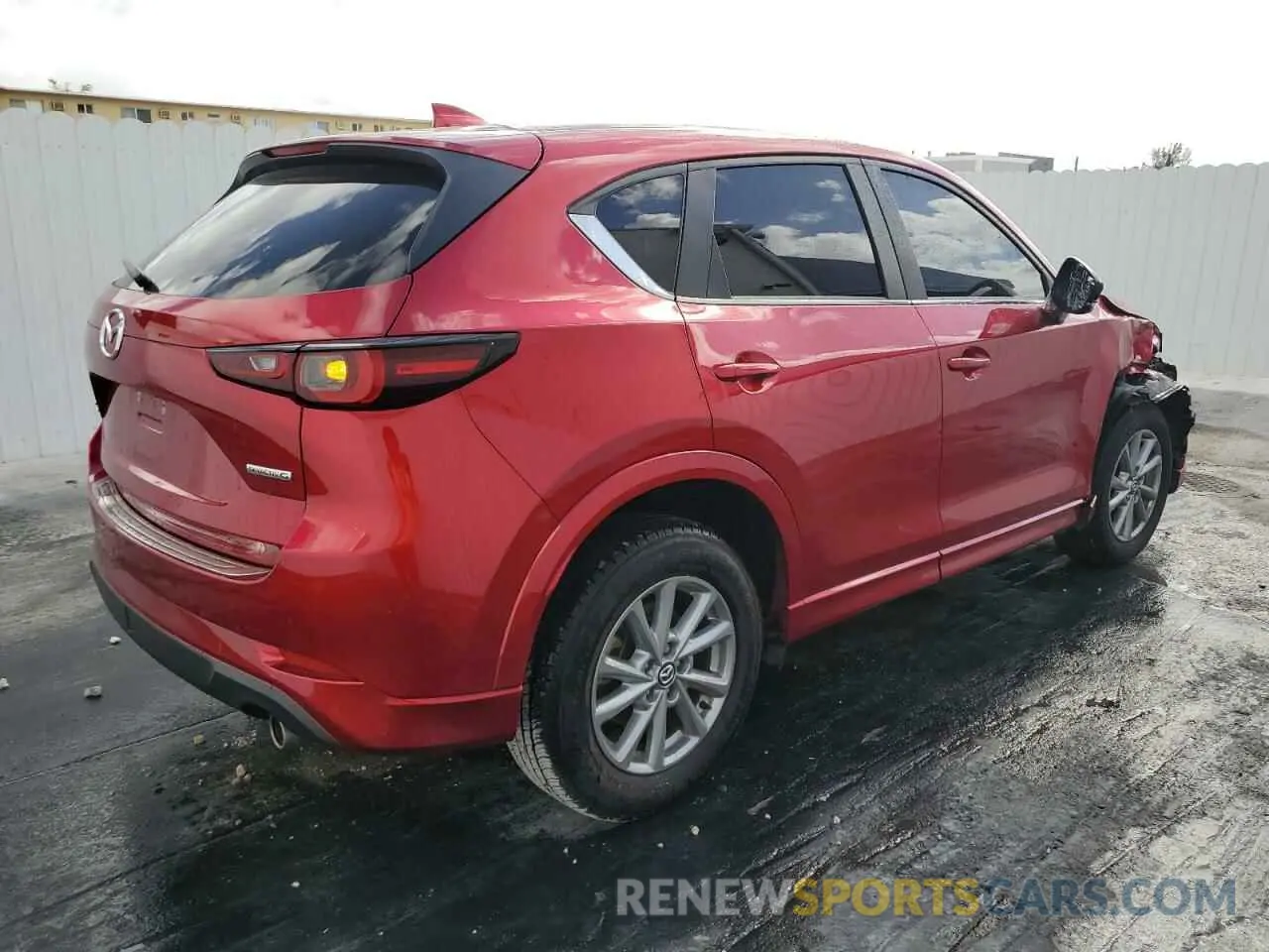 3 fotografías del automóvil dañado JM3KFBBLXR0447837 MAZDA CX-5 SELEC 2024