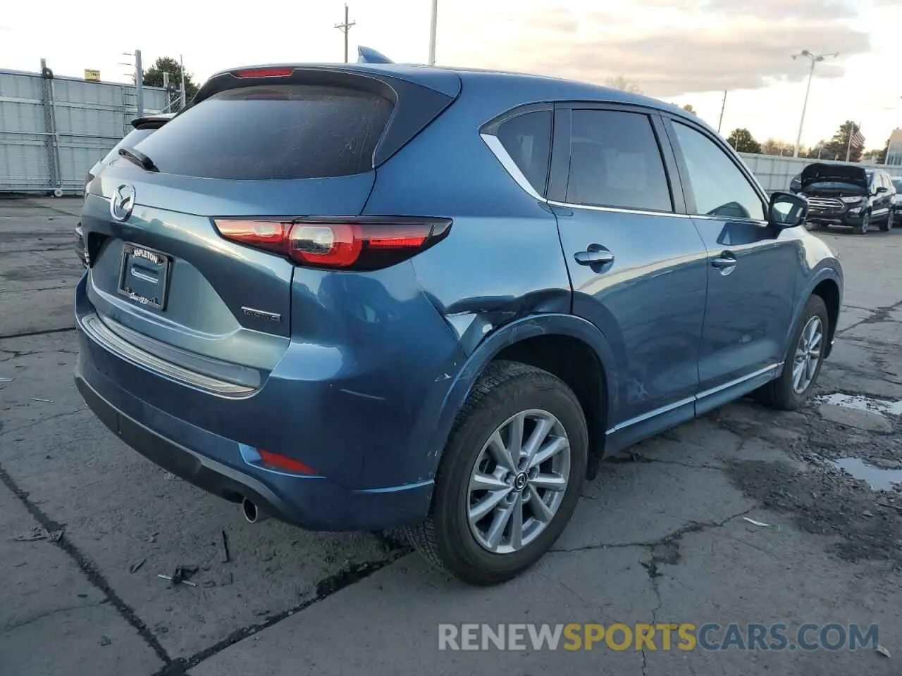 3 fotografías del automóvil dañado JM3KFBBM0R0394011 MAZDA CX-5 SELEC 2024
