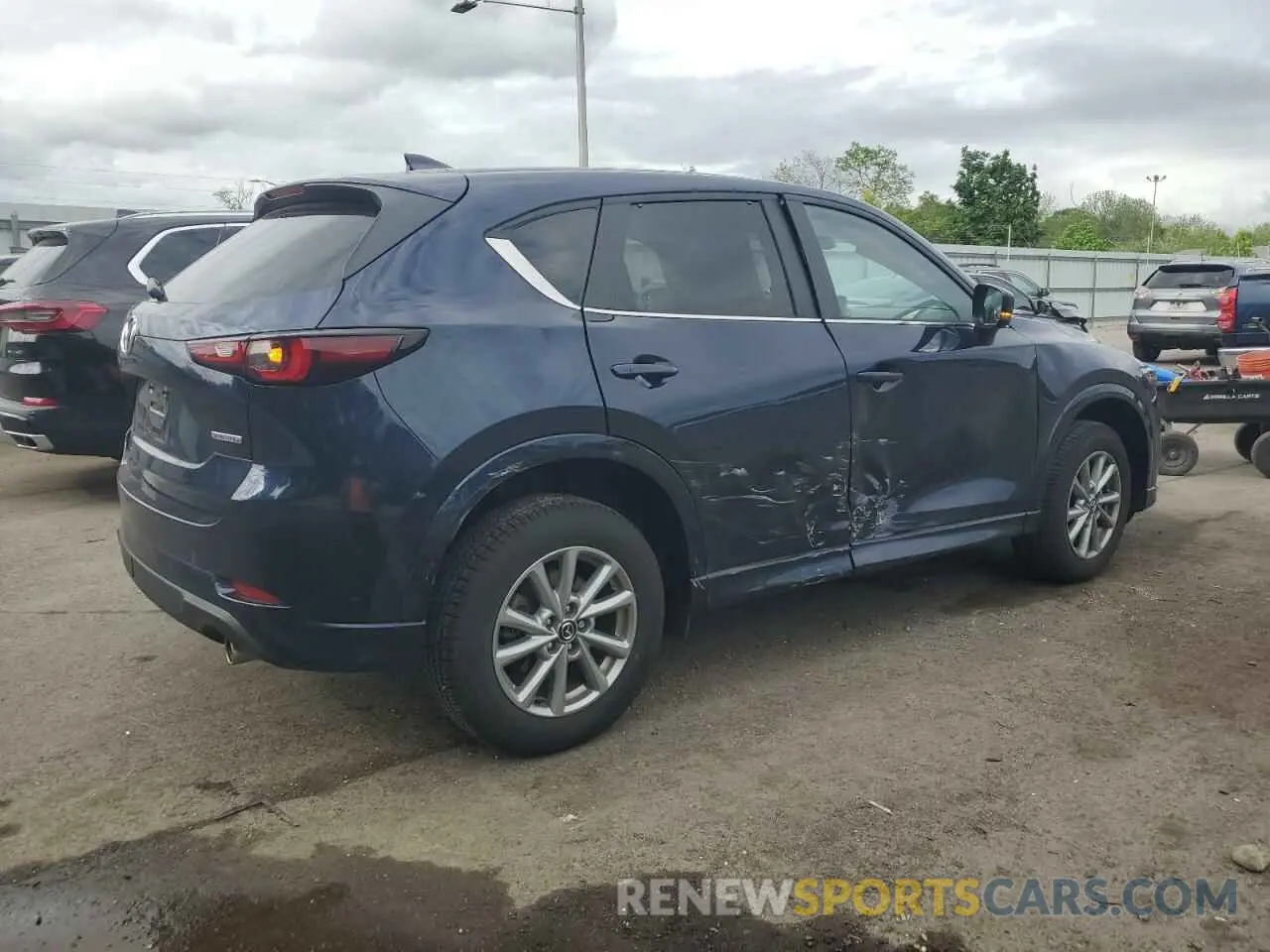 3 fotografías del automóvil dañado JM3KFBBM3R0363321 MAZDA CX-5 SELEC 2024