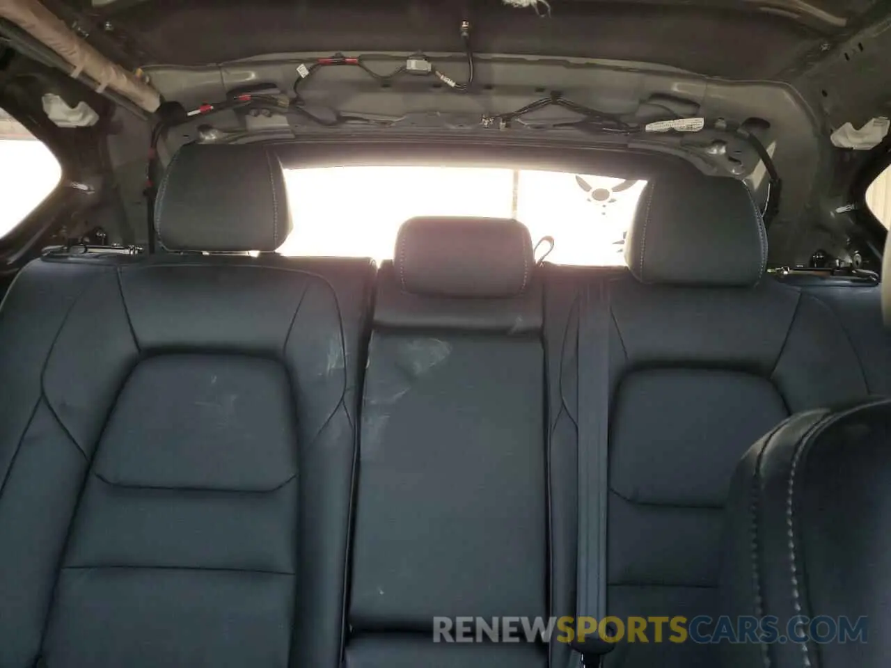 10 fotografías del automóvil dañado JM3KFBBM4R0358371 MAZDA CX-5 SELEC 2024