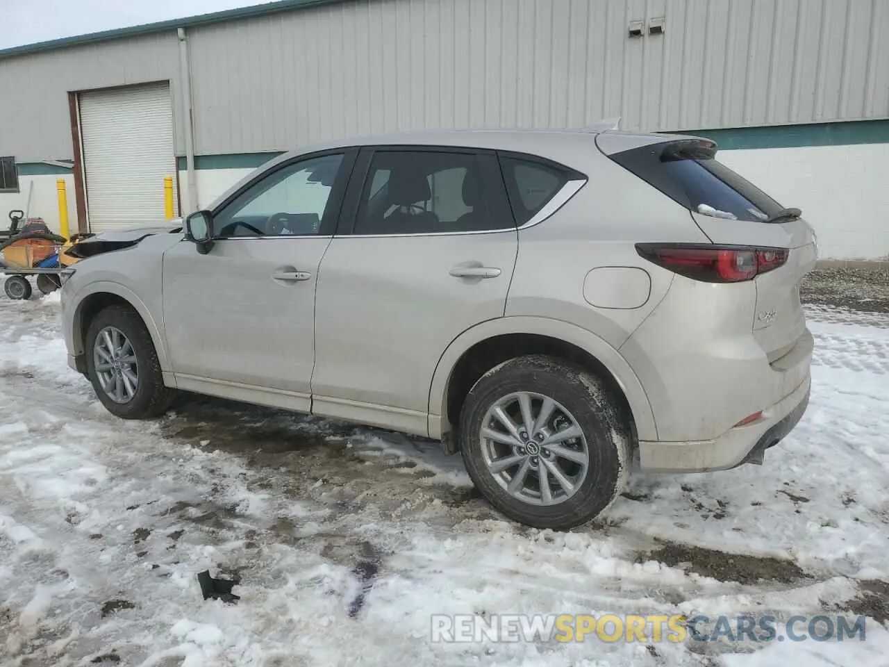 2 fotografías del automóvil dañado JM3KFBBM5R0409733 MAZDA CX-5 SELEC 2024