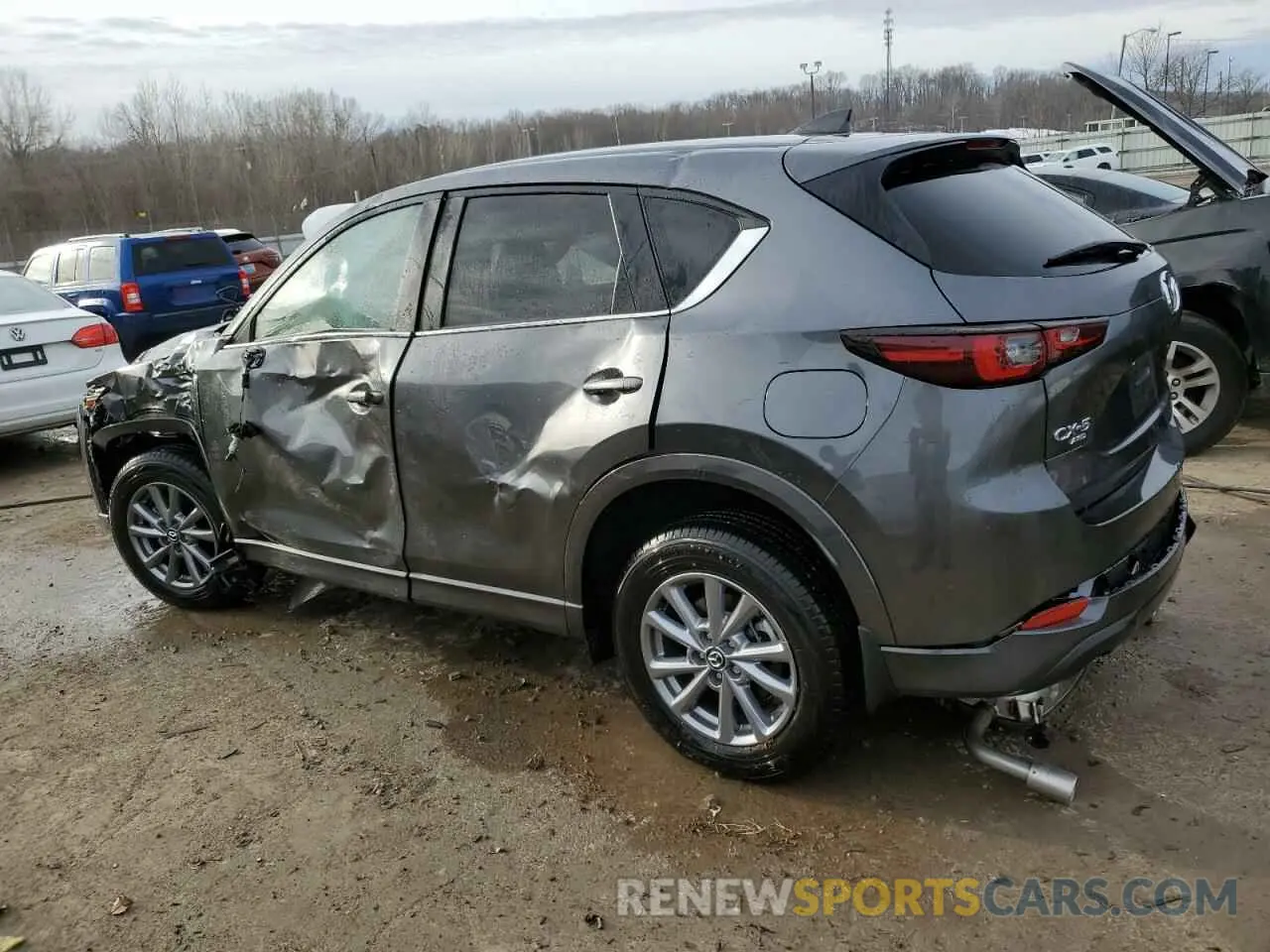 2 fotografías del automóvil dañado JM3KFBBL4S0546188 MAZDA CX-5 SELEC 2025