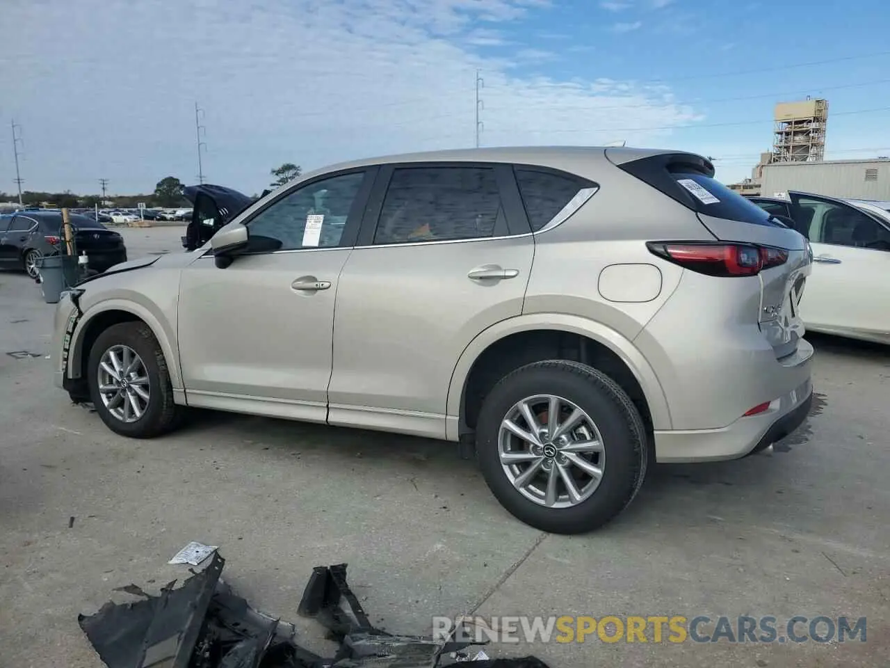 2 fotografías del automóvil dañado JM3KFBBL5S0550427 MAZDA CX-5 SELEC 2025