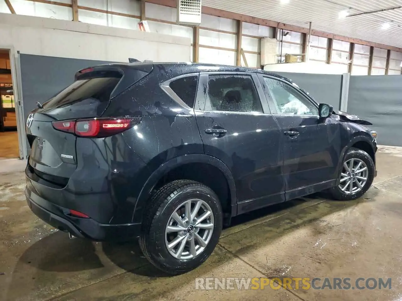 3 fotografías del automóvil dañado JM3KFBBL7S0622258 MAZDA CX-5 SELEC 2025
