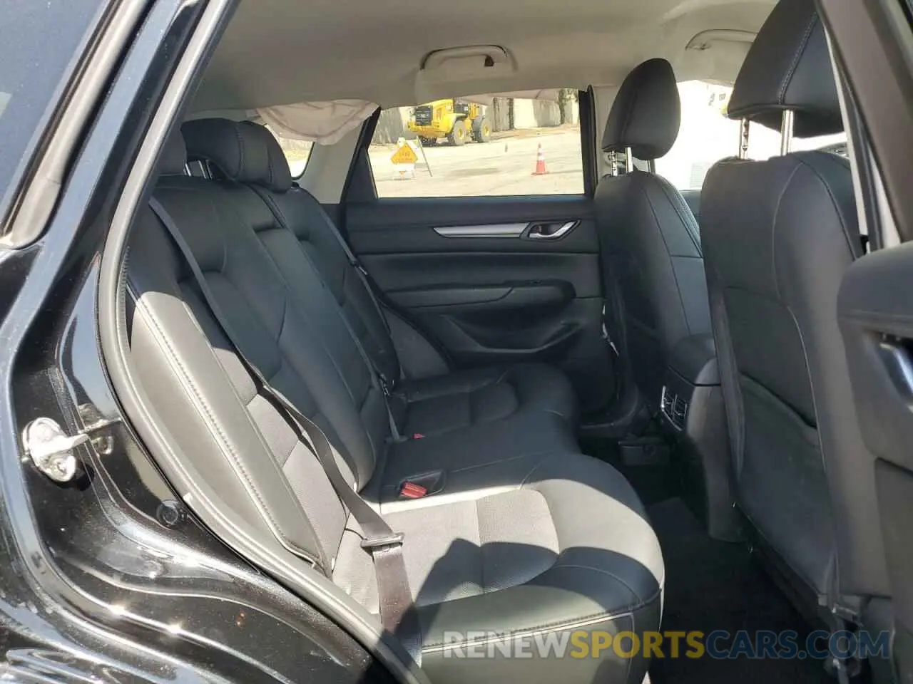 11 fotografías del automóvil dañado JM3KFBBL8S0605503 MAZDA CX-5 SELEC 2025