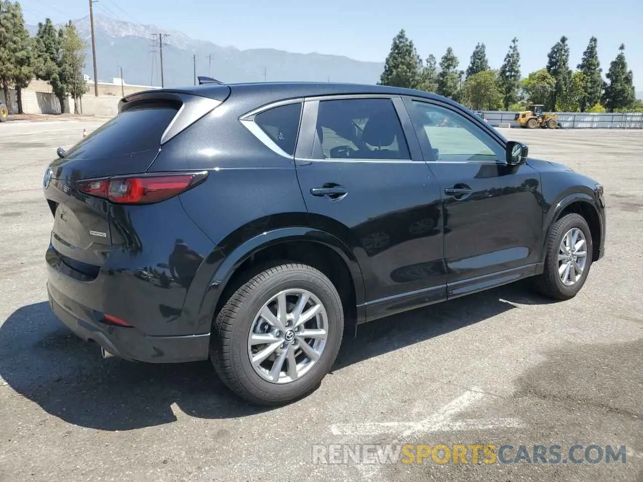 3 fotografías del automóvil dañado JM3KFBBL8S0605503 MAZDA CX-5 SELEC 2025