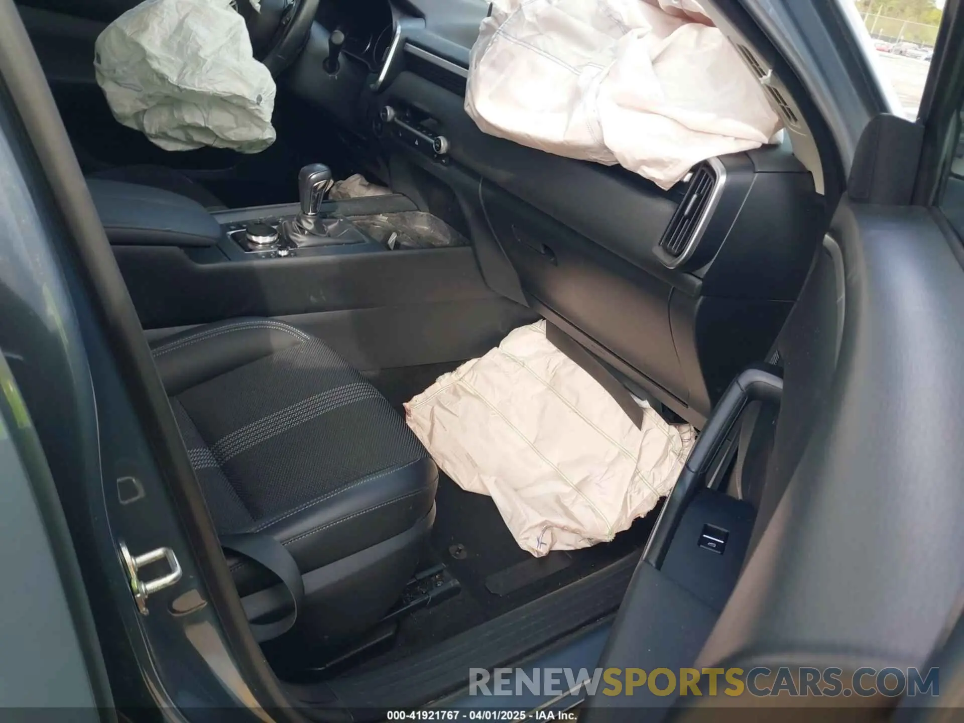 5 fotografías del automóvil dañado 7MMVABCM3PN122068 MAZDA CX-50 2023