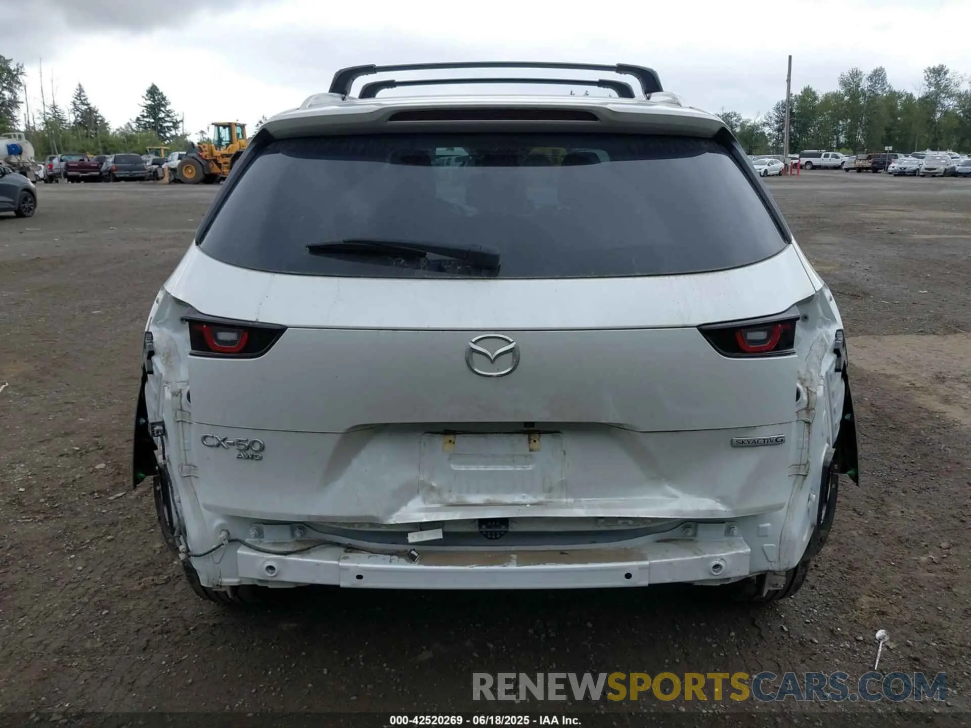 17 fotografías del automóvil dañado 7MMVABCM3PN137749 MAZDA CX-50 2023