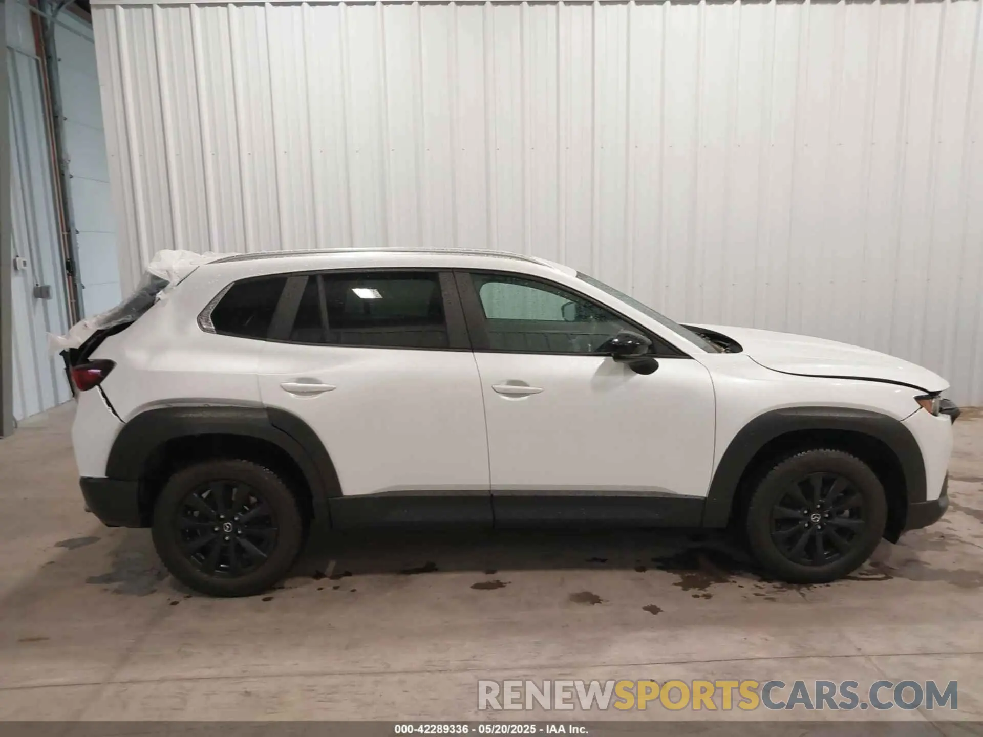14 fotografías del automóvil dañado 7MMVABCM7PN118525 MAZDA CX-50 2023