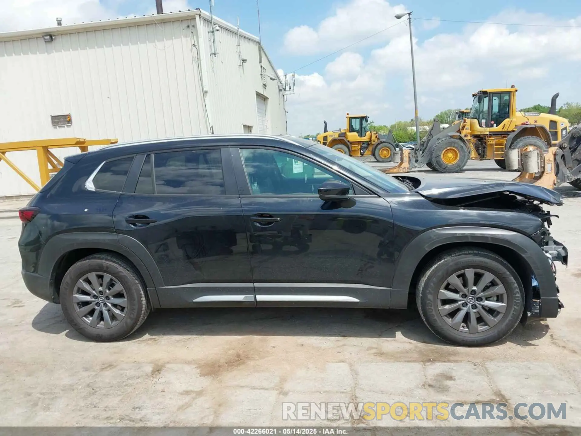 14 fotografías del automóvil dañado 7MMVABCM7PN145966 MAZDA CX-50 2023