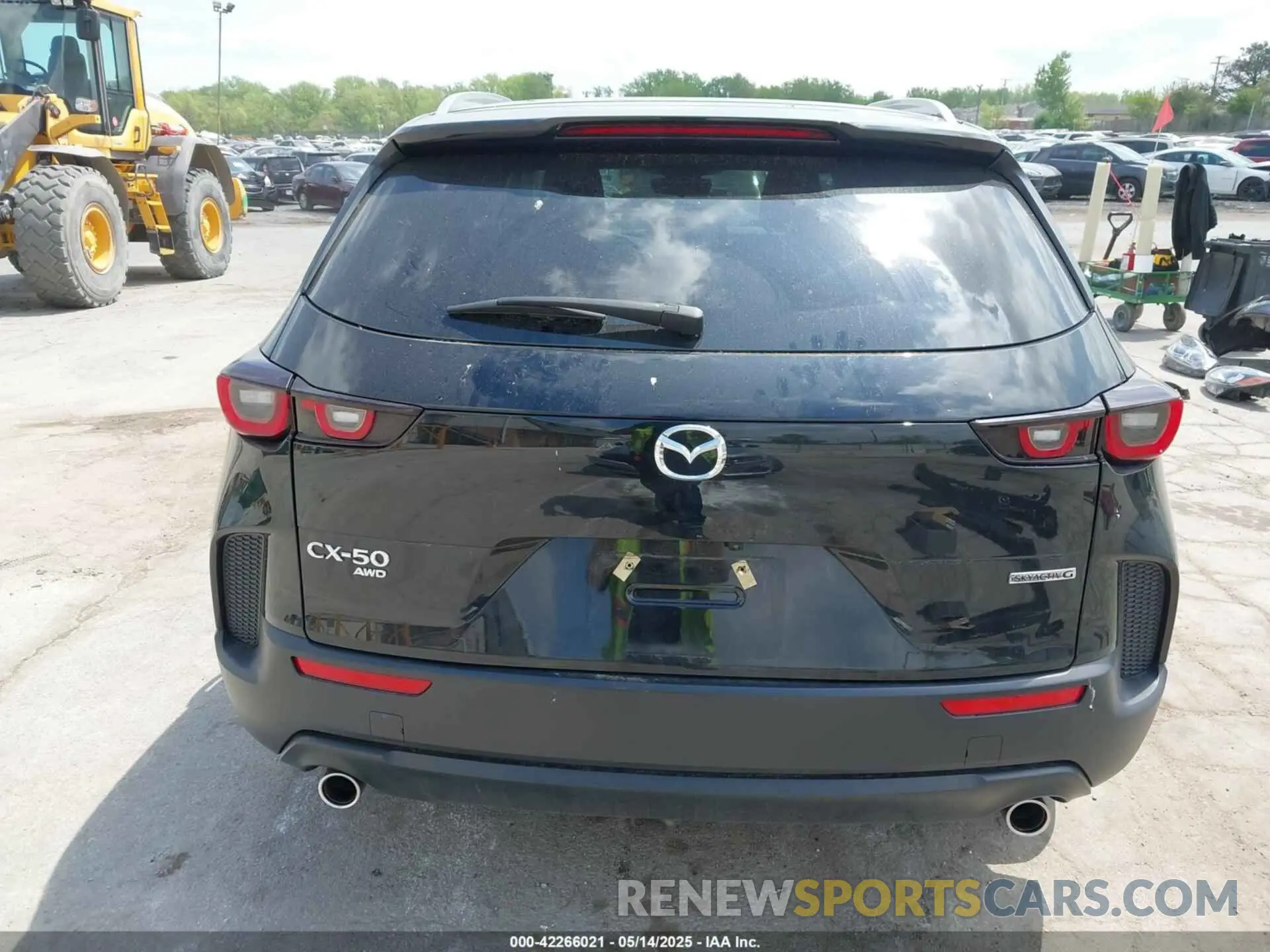 17 fotografías del automóvil dañado 7MMVABCM7PN145966 MAZDA CX-50 2023