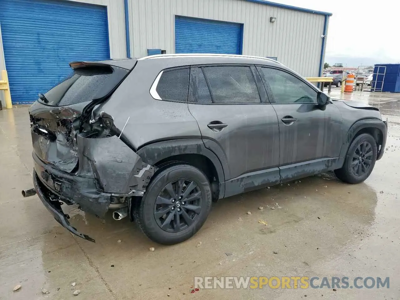 3 fotografías del automóvil dañado 7MMVABCM8PN135673 MAZDA CX-50 2023