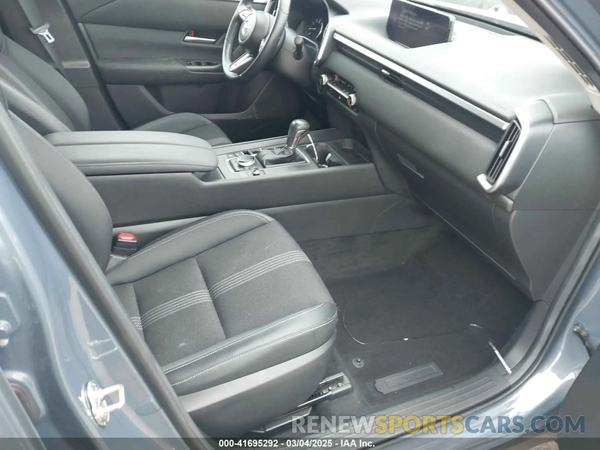 5 fotografías del automóvil dañado 7MMVABCM9PN113620 MAZDA CX-50 2023