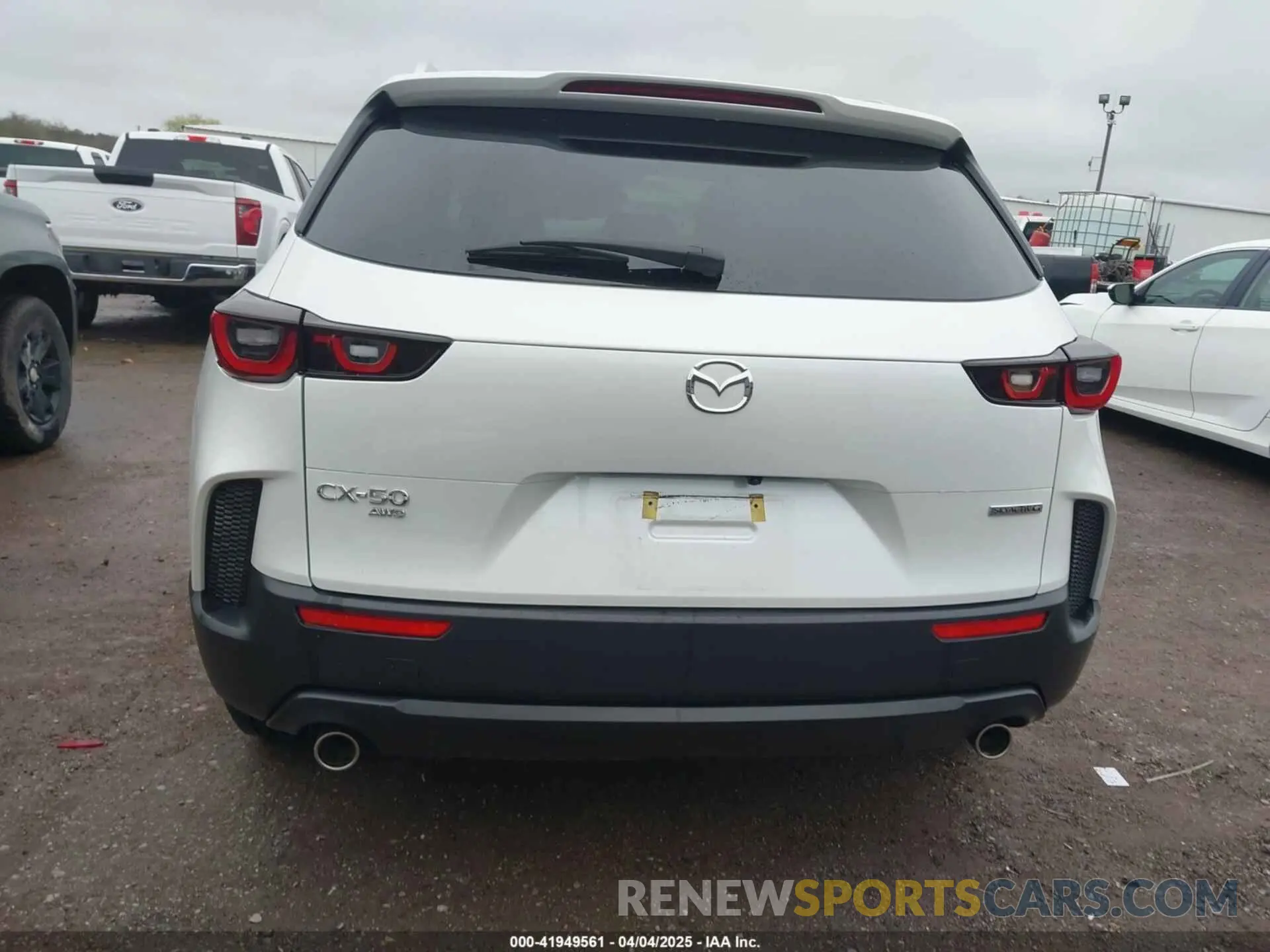 17 fotografías del automóvil dañado 7MMVABCM9PN122463 MAZDA CX-50 2023