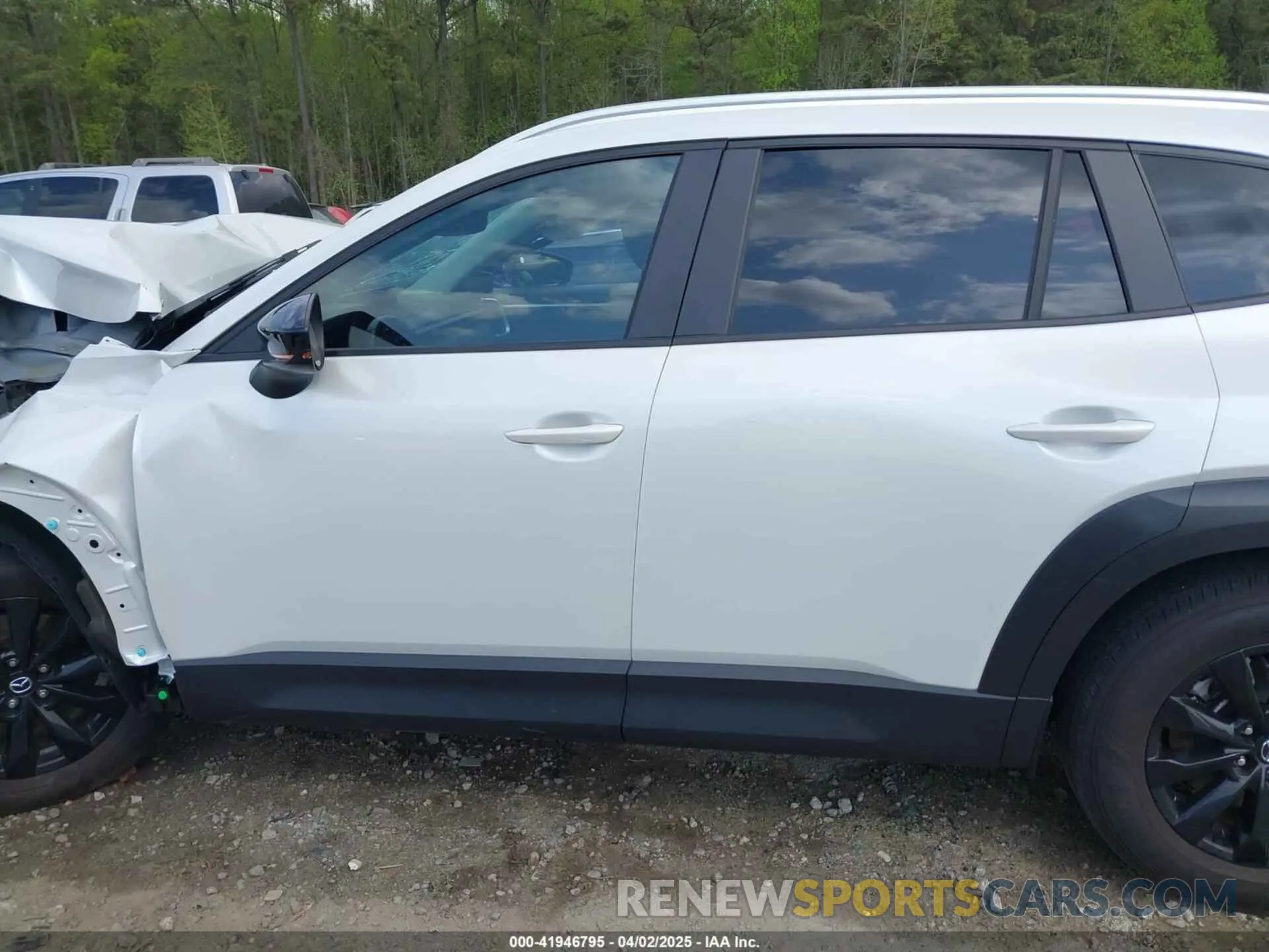 14 fotografías del automóvil dañado 7MMVABCMXPN124805 MAZDA CX-50 2023
