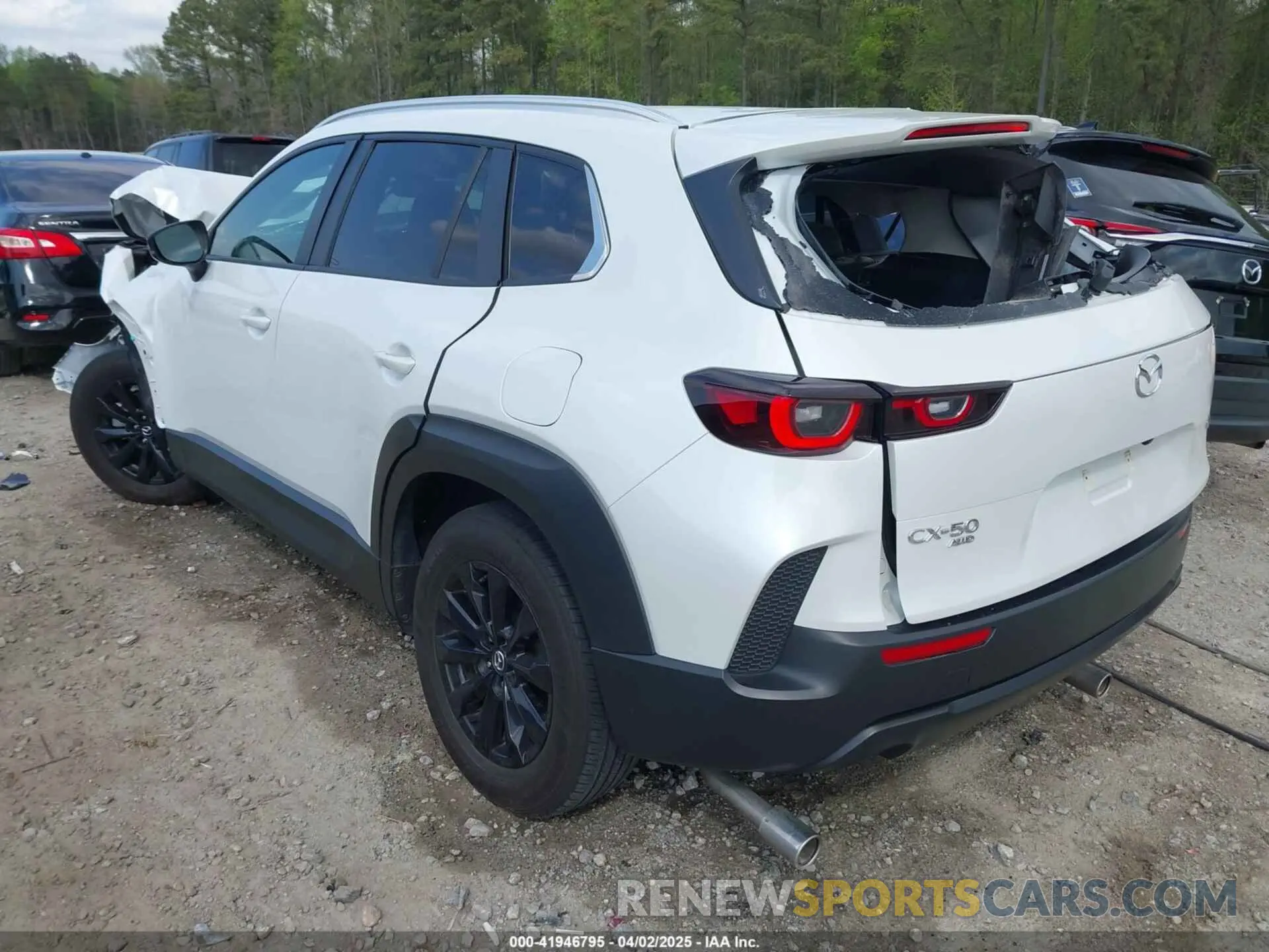 3 fotografías del automóvil dañado 7MMVABCMXPN124805 MAZDA CX-50 2023
