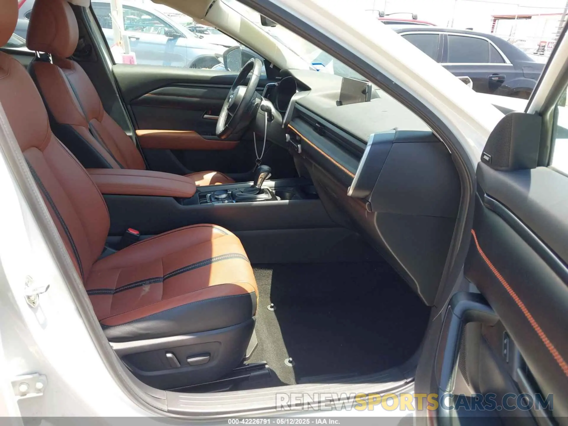 5 fotografías del automóvil dañado 7MMVABDY4PN137292 MAZDA CX-50 2023