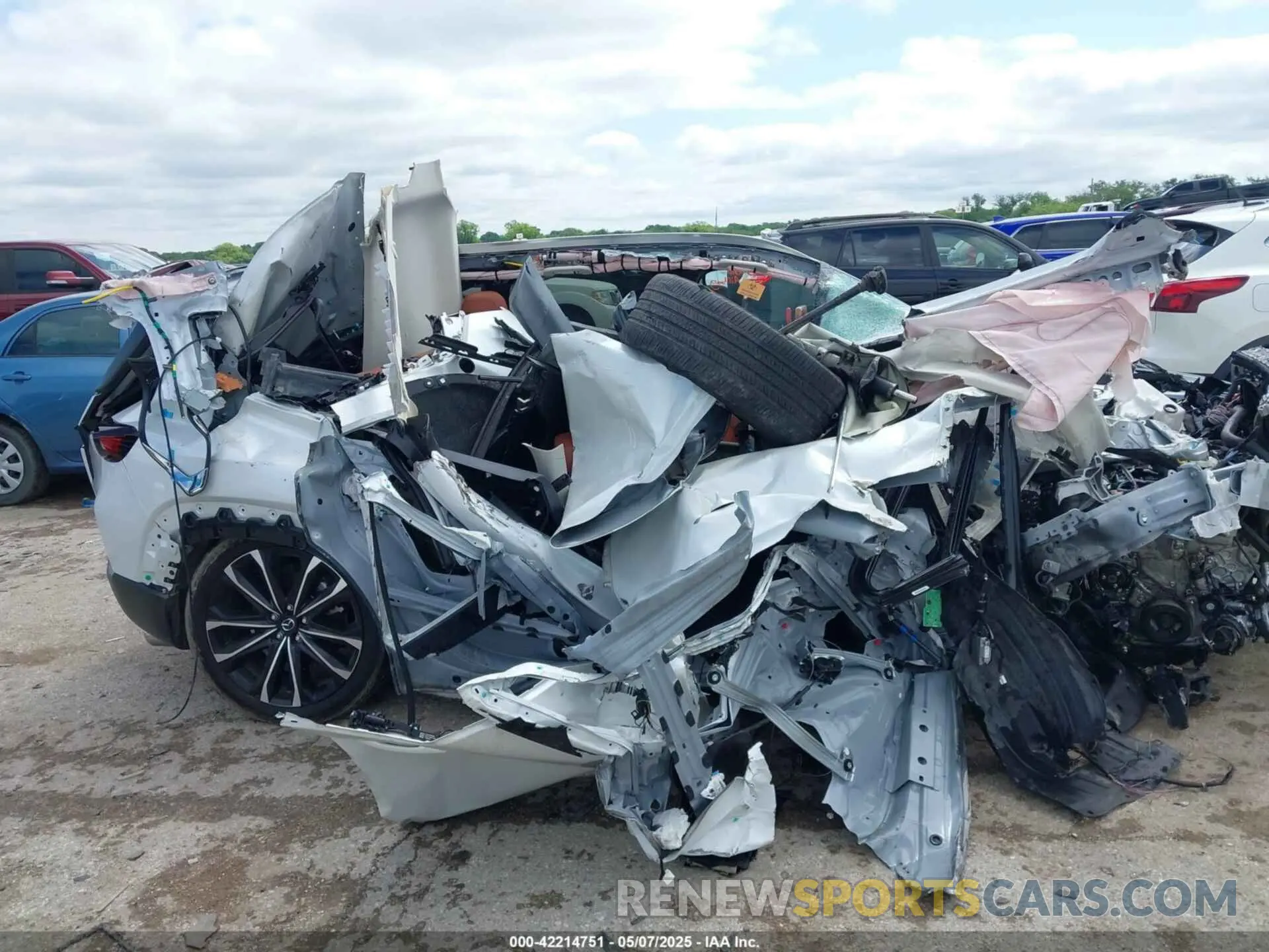 12 fotografías del automóvil dañado 7MMVABDY7PN138825 MAZDA CX-50 2023