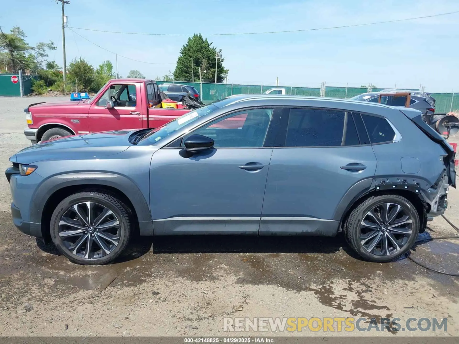 15 fotografías del automóvil dañado 7MMVABEM6PN105424 MAZDA CX-50 2023
