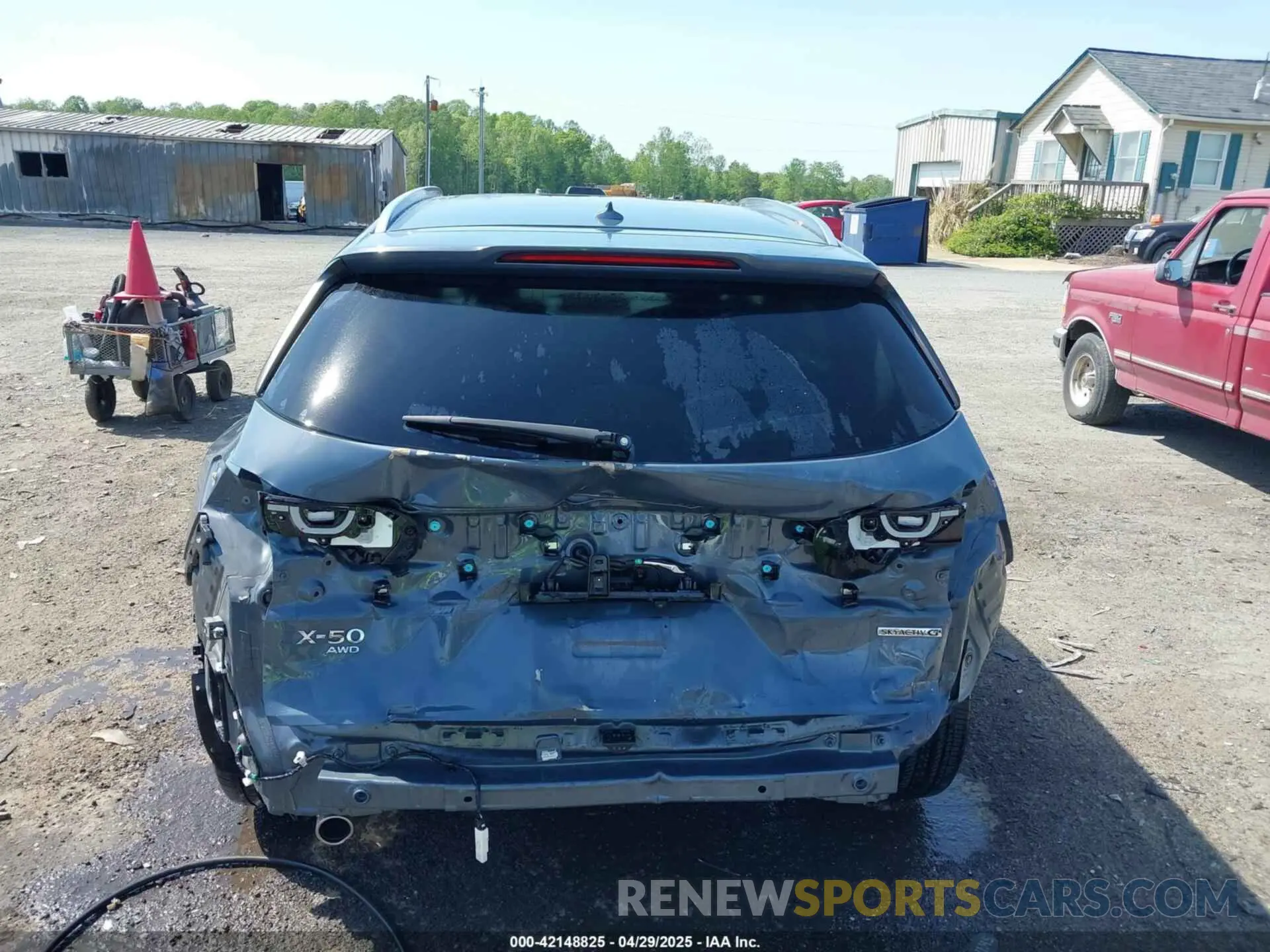 17 fotografías del automóvil dañado 7MMVABEM6PN105424 MAZDA CX-50 2023