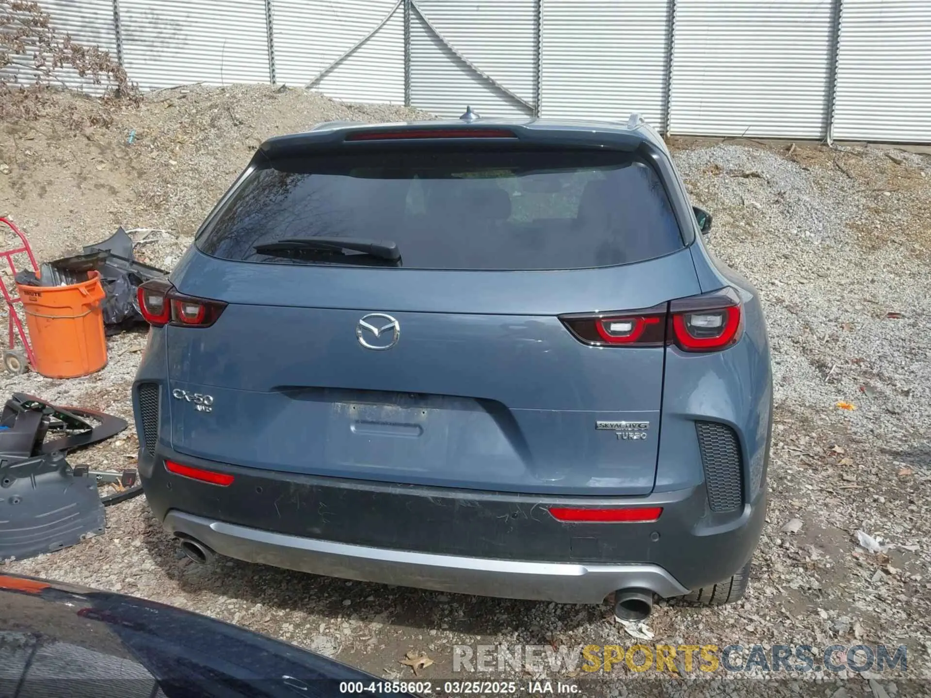 17 fotografías del automóvil dañado 7MMVABEY1PN101123 MAZDA CX-50 2023