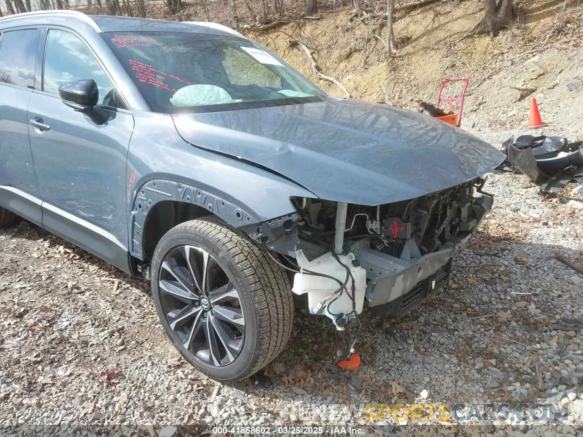 20 fotografías del automóvil dañado 7MMVABEY1PN101123 MAZDA CX-50 2023