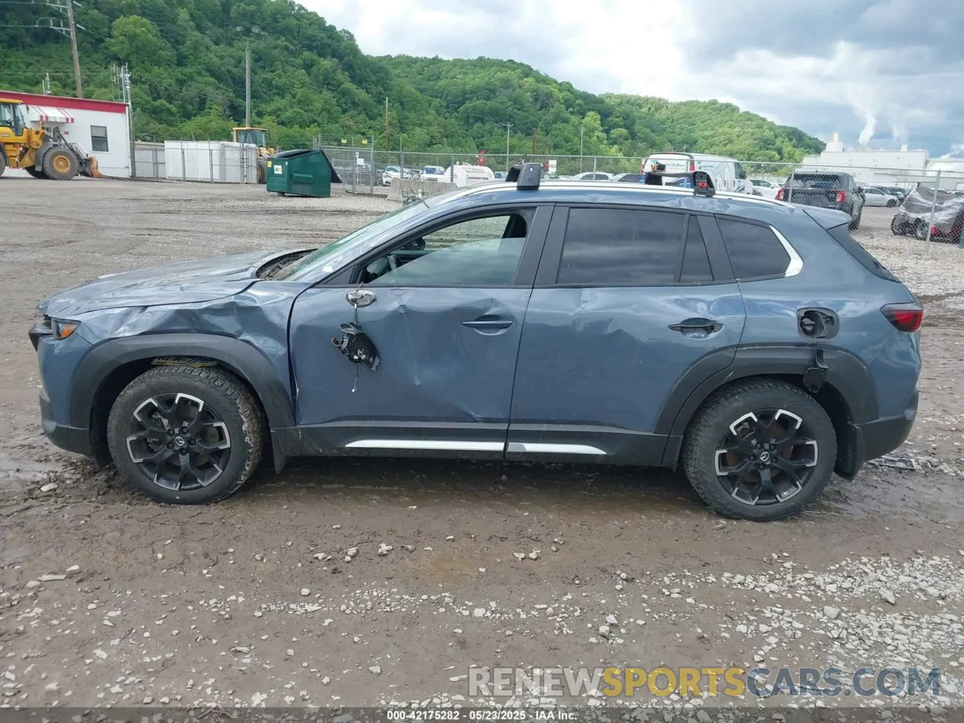 14 fotografías del automóvil dañado 7MMVABXY0PN135051 MAZDA CX-50 2023
