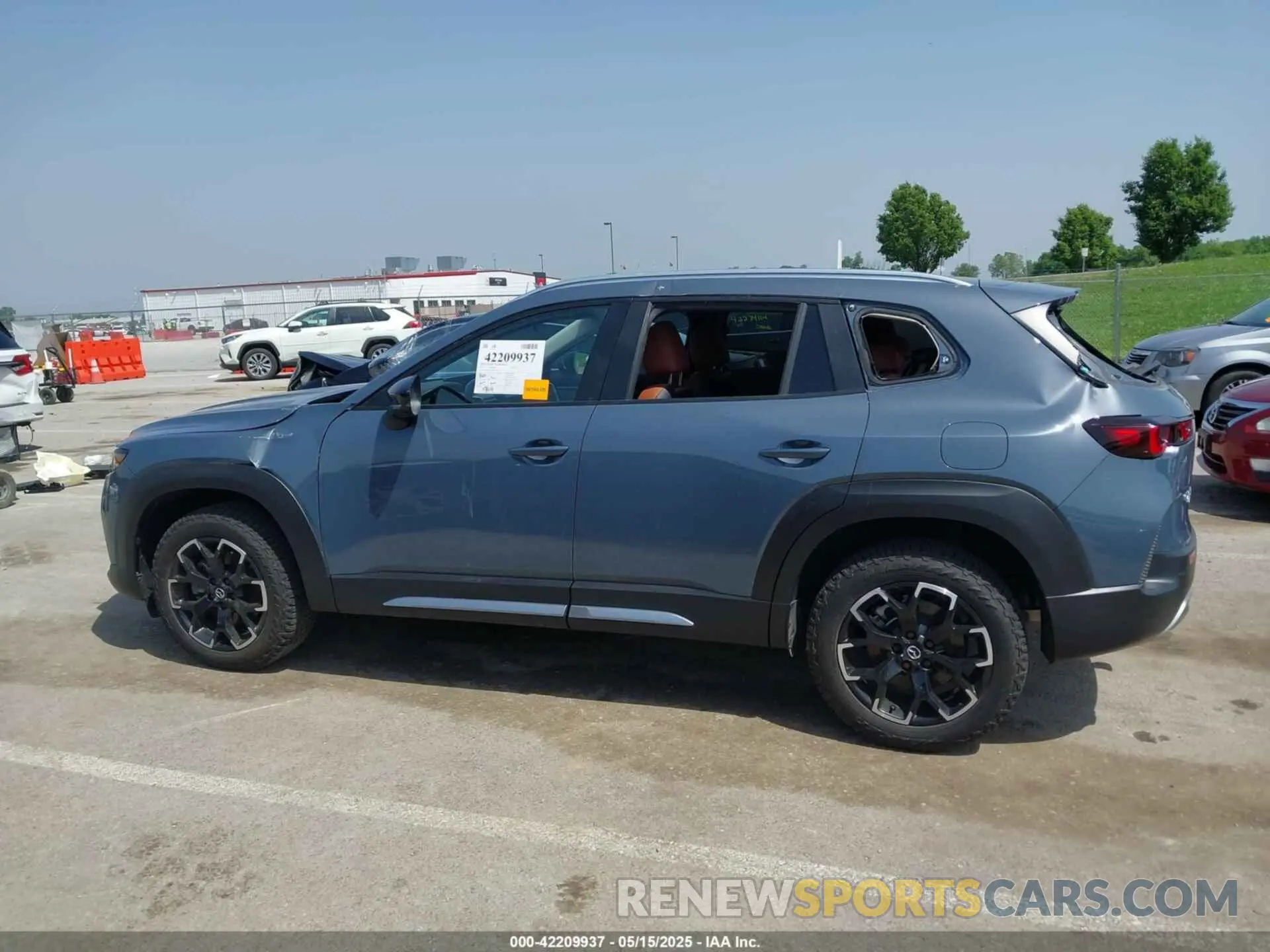 14 fotografías del automóvil dañado 7MMVABXY4PN141791 MAZDA CX-50 2023