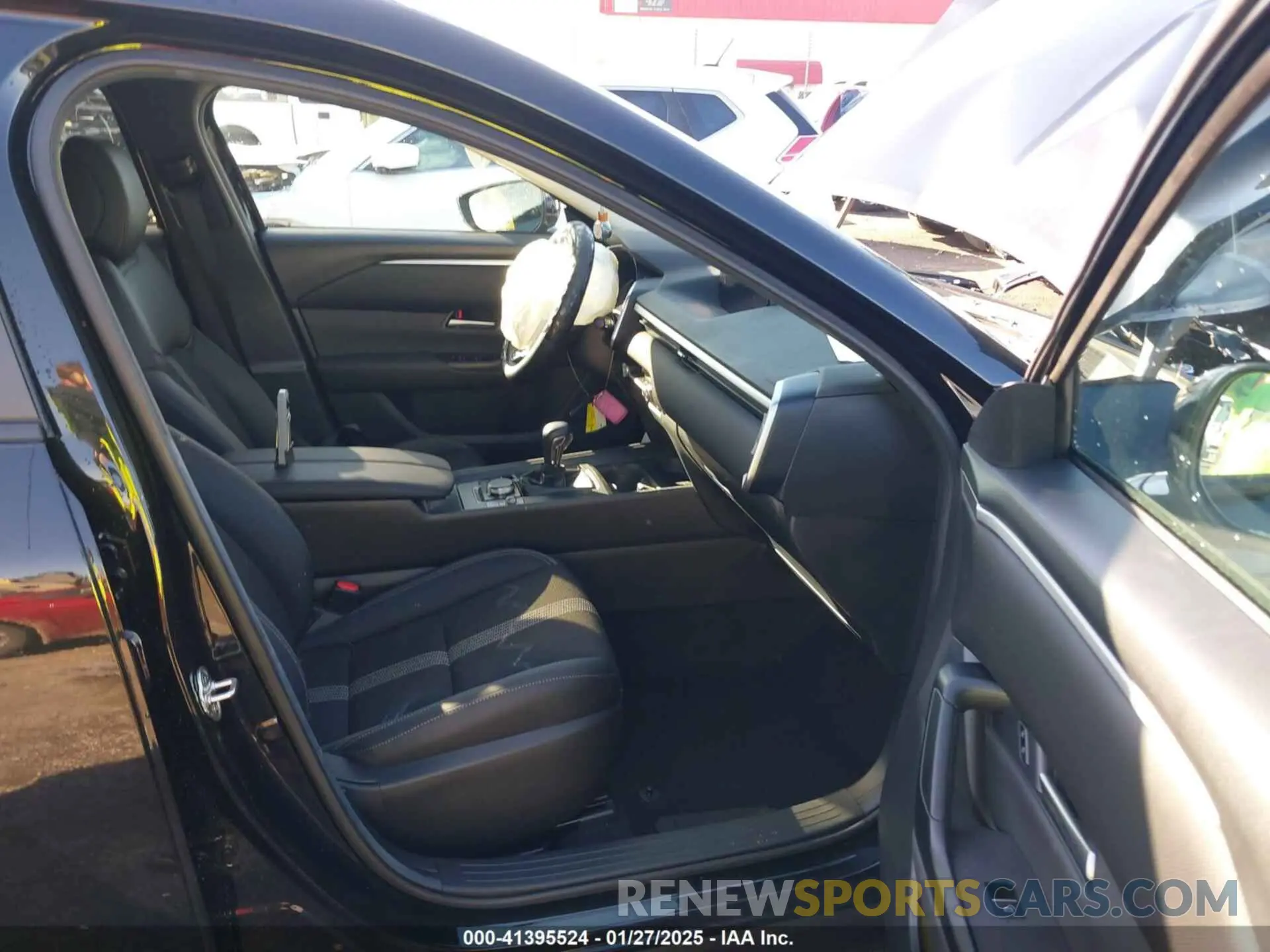 5 fotografías del automóvil dañado 7MMVABAM2RN211359 MAZDA CX-50 2024