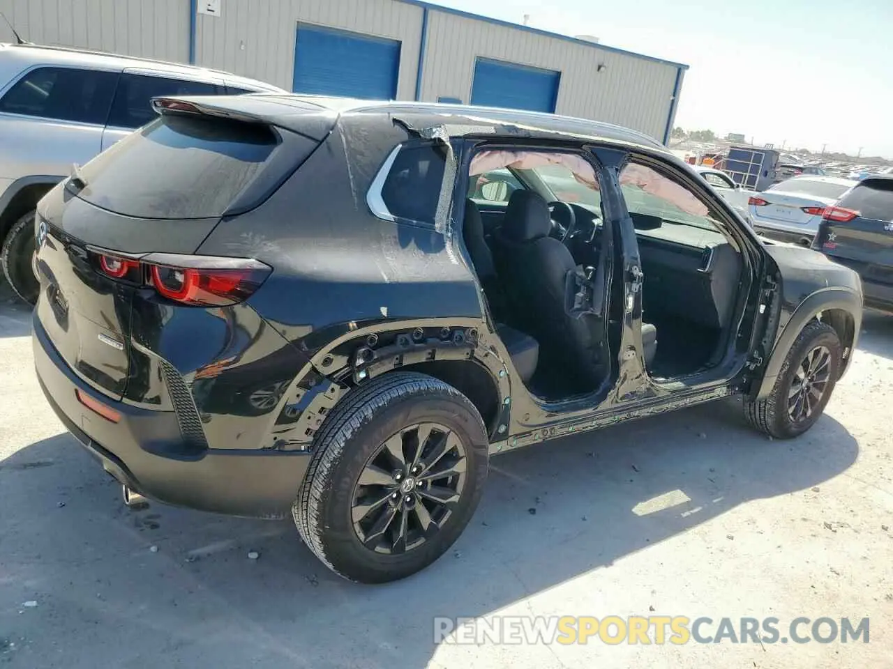 3 fotografías del automóvil dañado 7MMVABAM2RN228582 MAZDA CX-50 2024