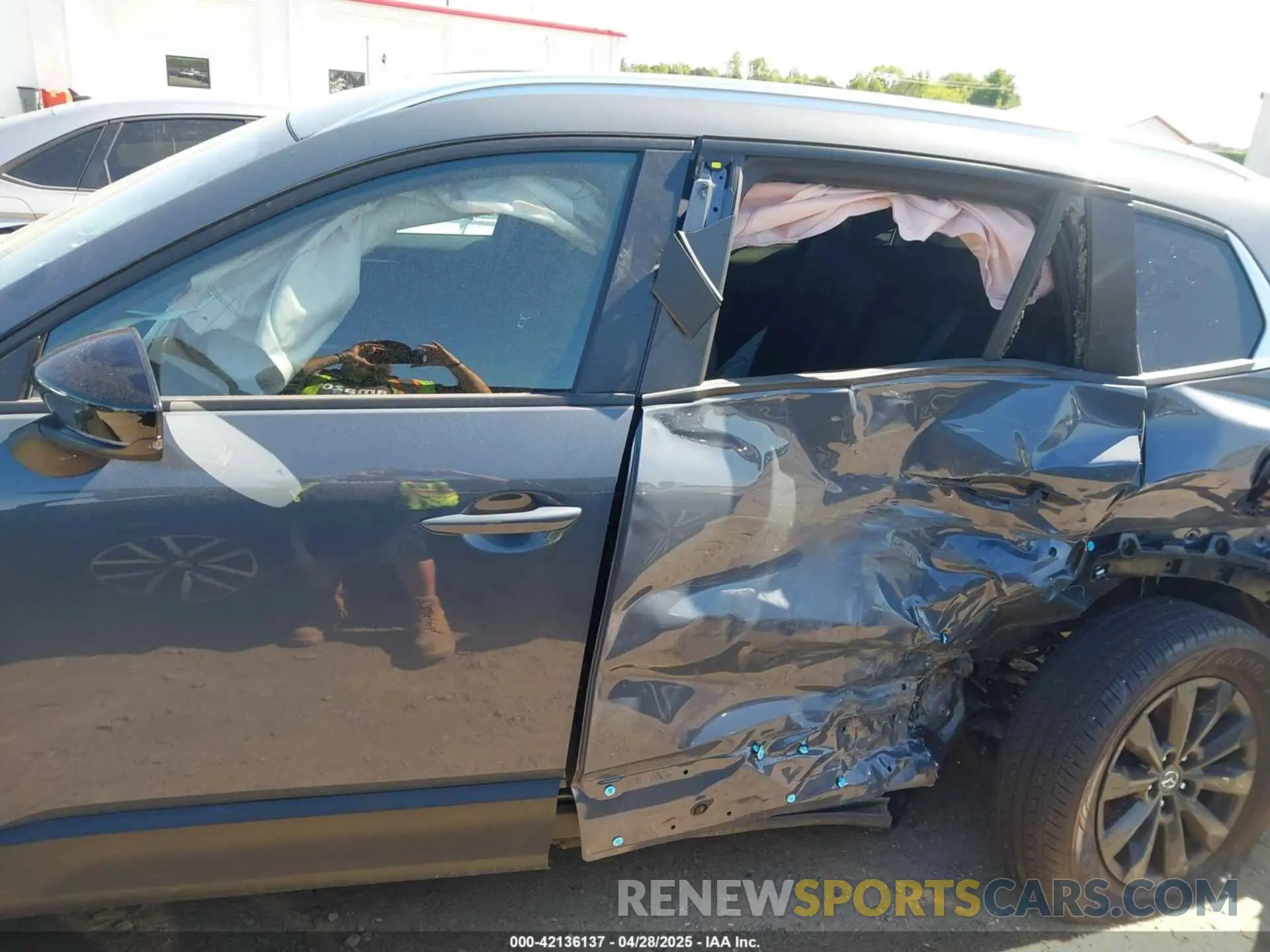 14 fotografías del automóvil dañado 7MMVABAM5RN192435 MAZDA CX-50 2024