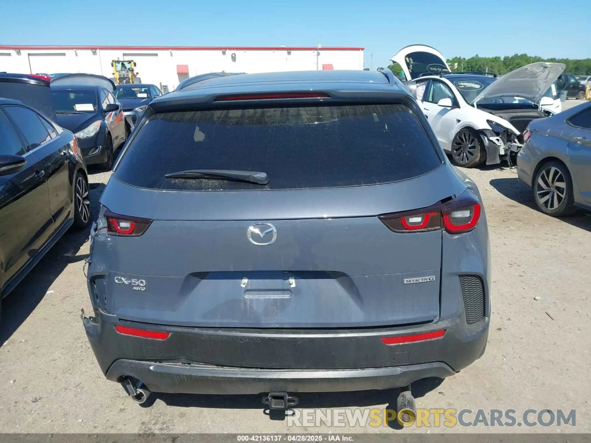 16 fotografías del automóvil dañado 7MMVABAM5RN192435 MAZDA CX-50 2024