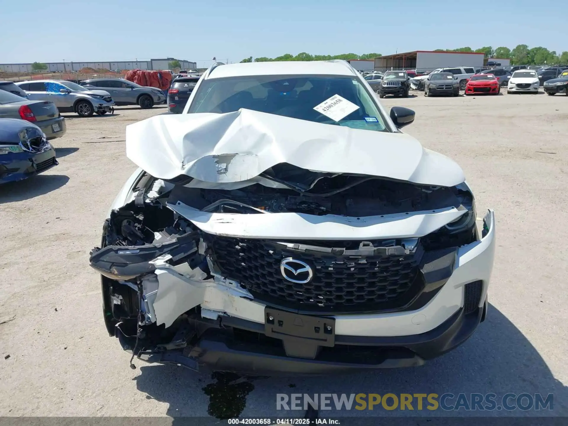 12 fotografías del automóvil dañado 7MMVABAM9RN238736 MAZDA CX-50 2024