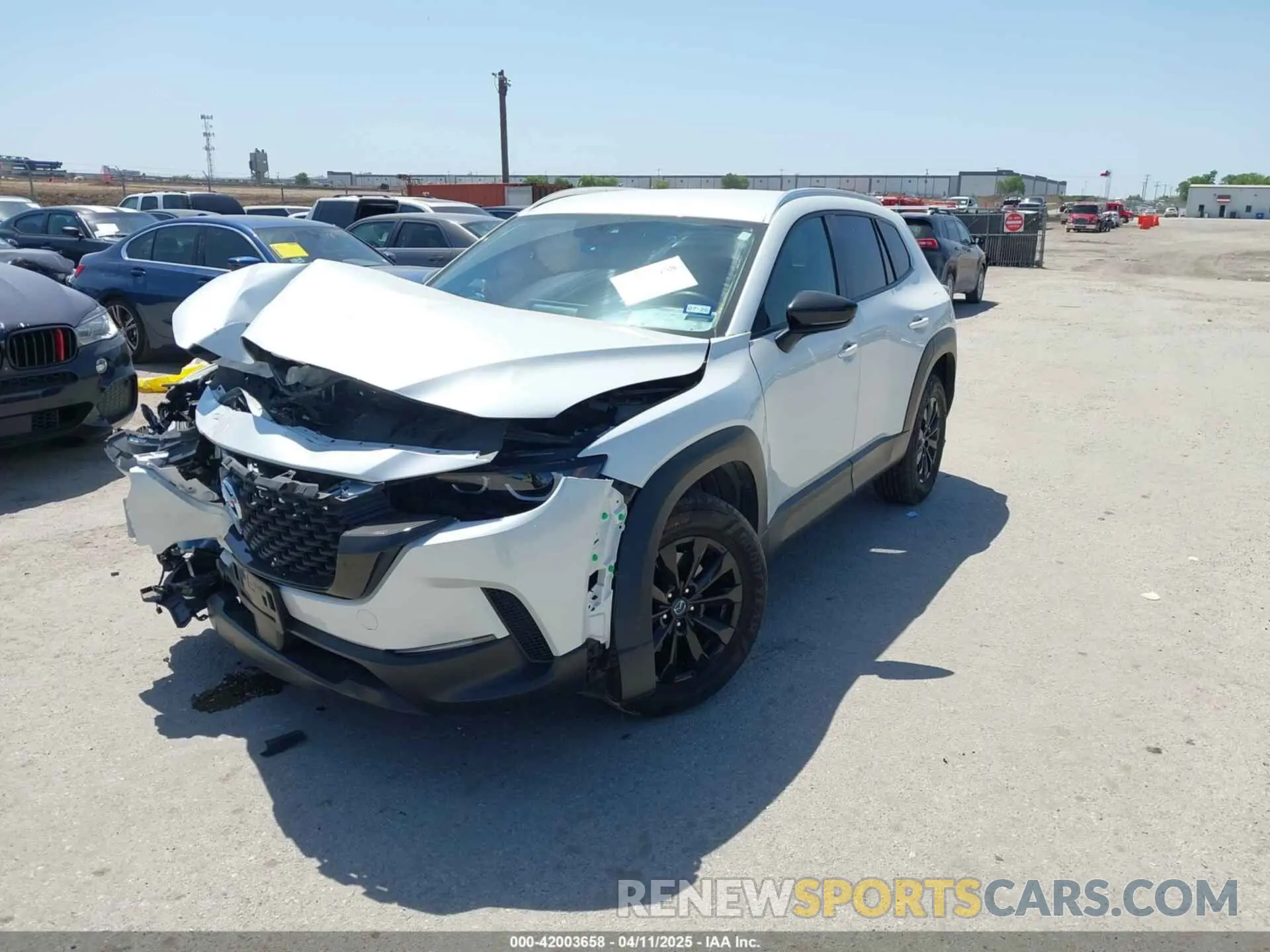 2 fotografías del automóvil dañado 7MMVABAM9RN238736 MAZDA CX-50 2024